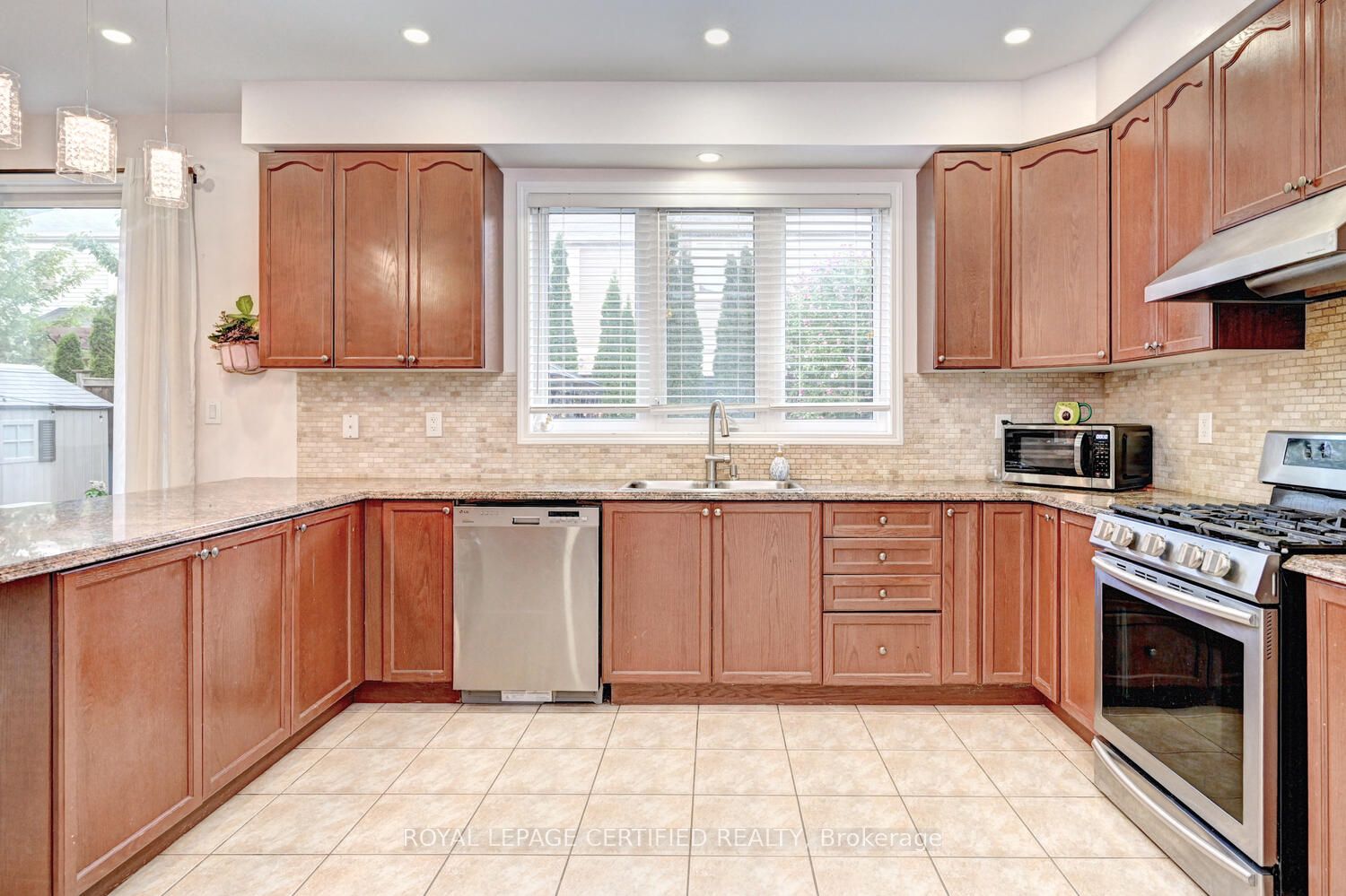 59 Apple Drive Property Photo 25