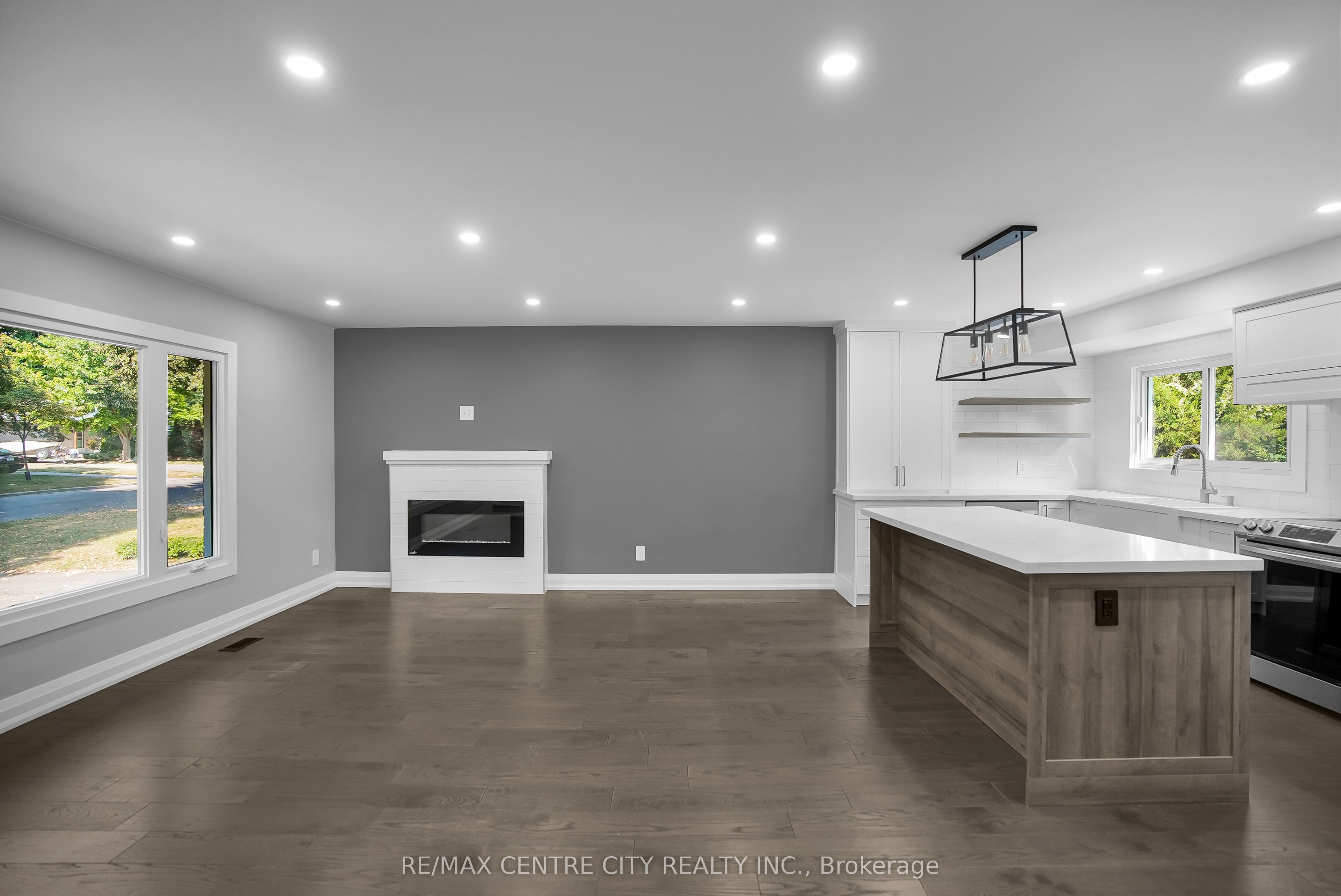 700 Glengyle Crescent Property Photo 9