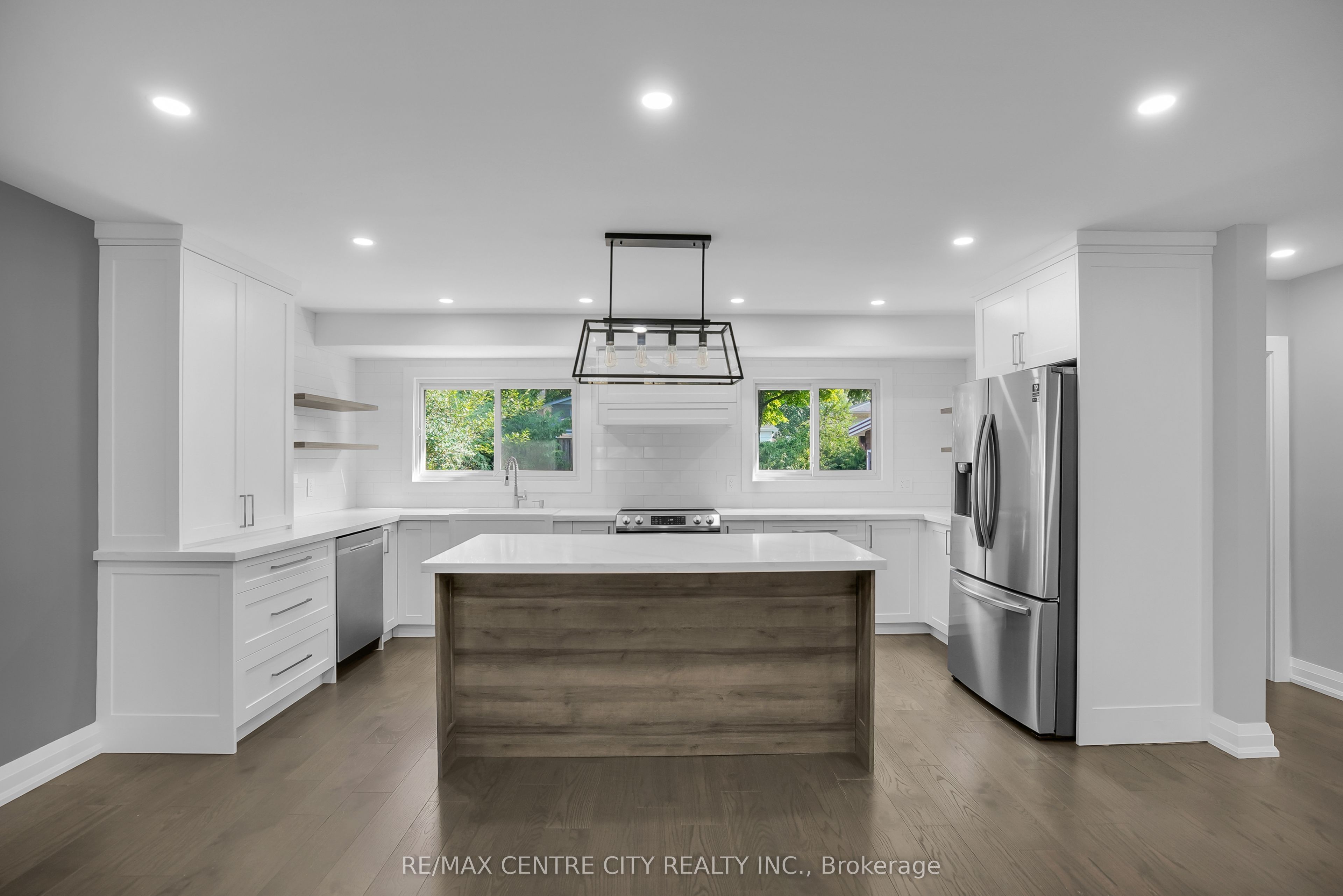 700 Glengyle Crescent Property Photo 10