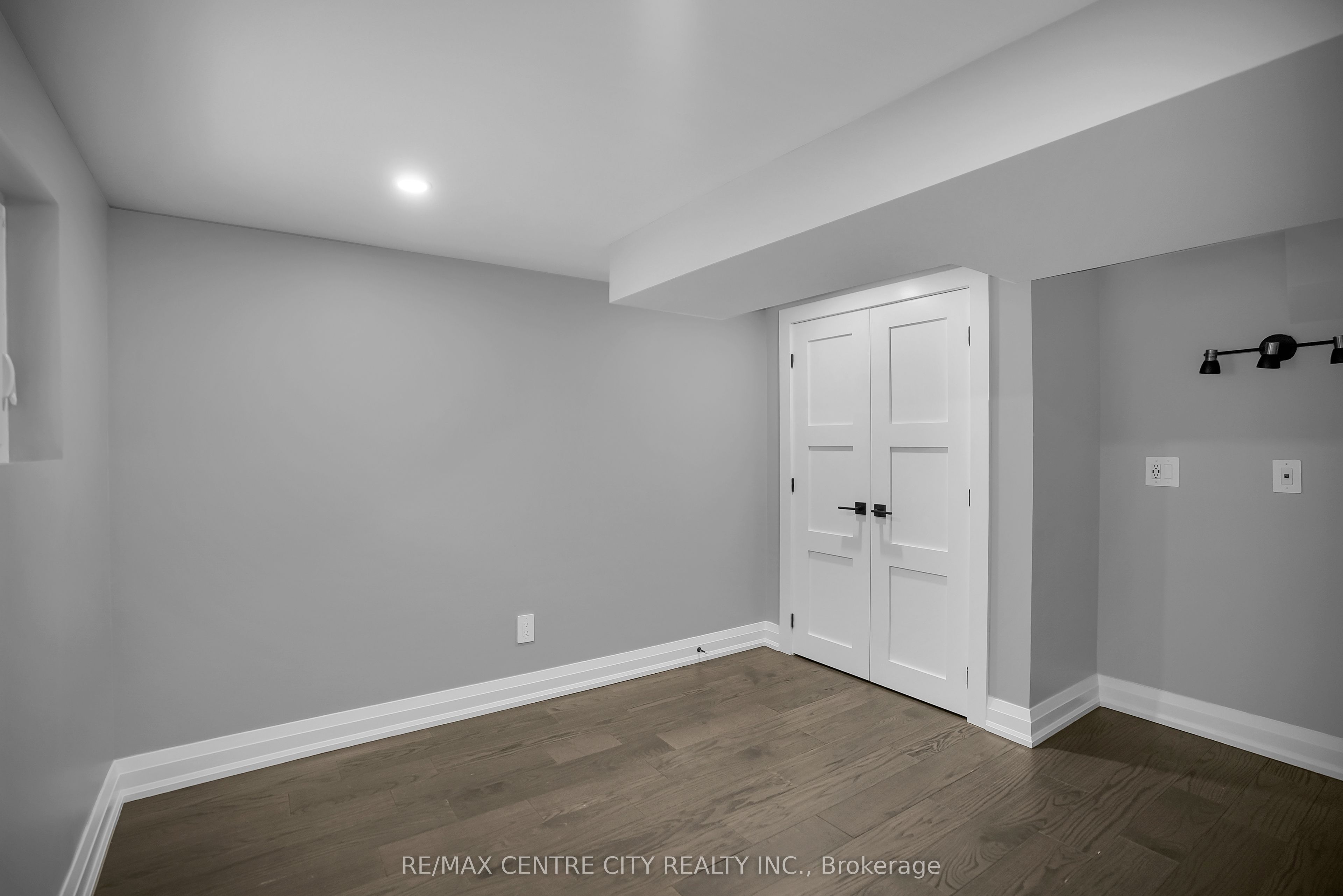 700 Glengyle Crescent Property Photo 25