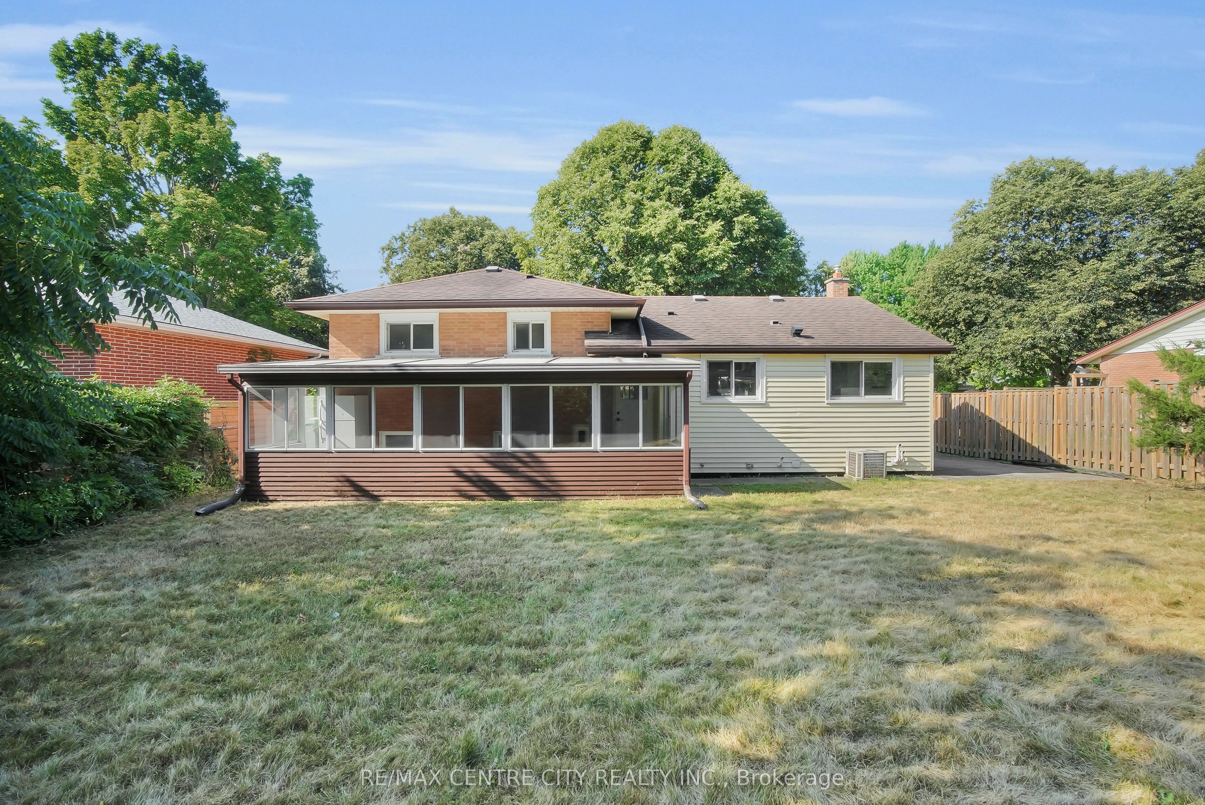 700 Glengyle Crescent Property Photo 33