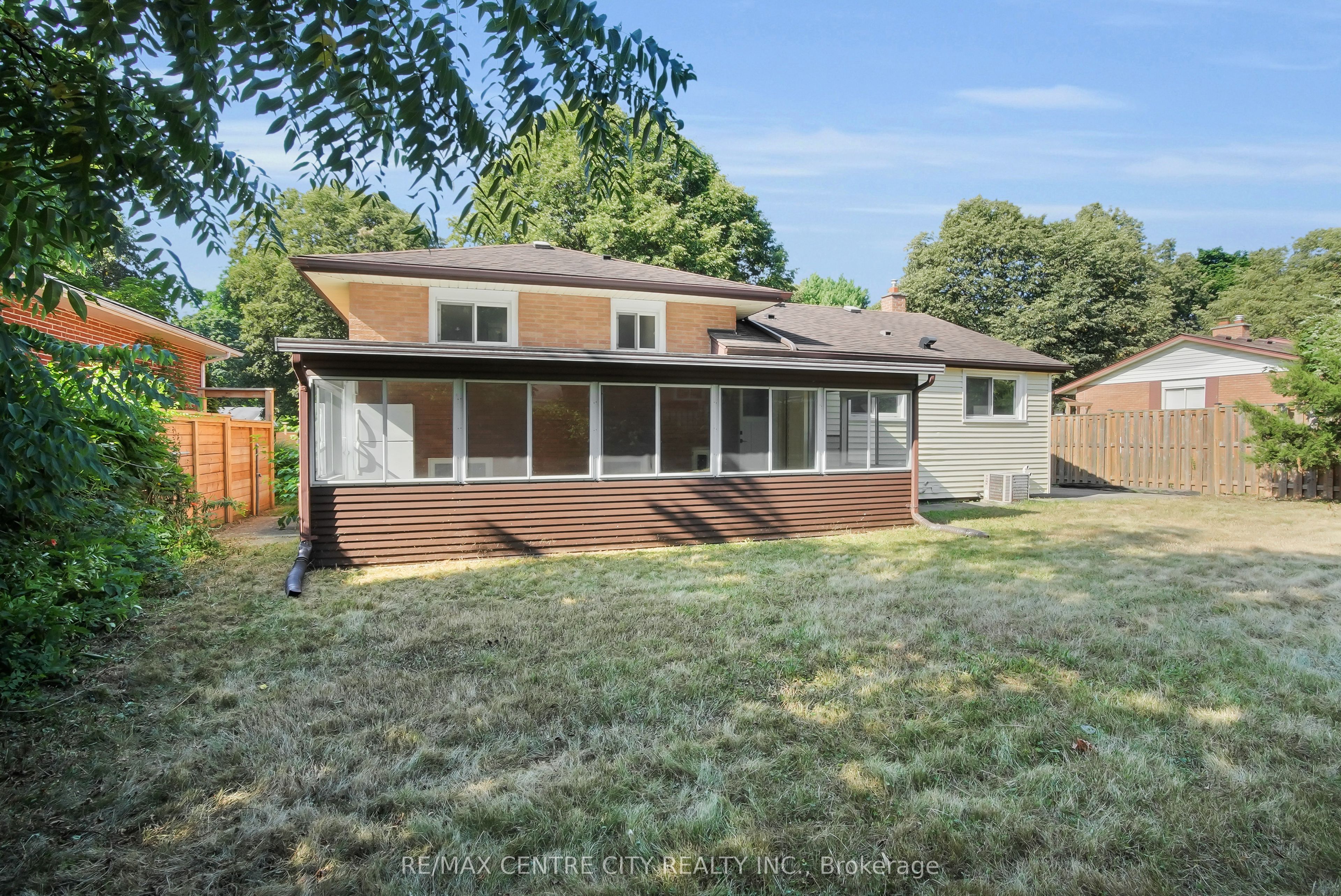 700 Glengyle Crescent Property Photo 34