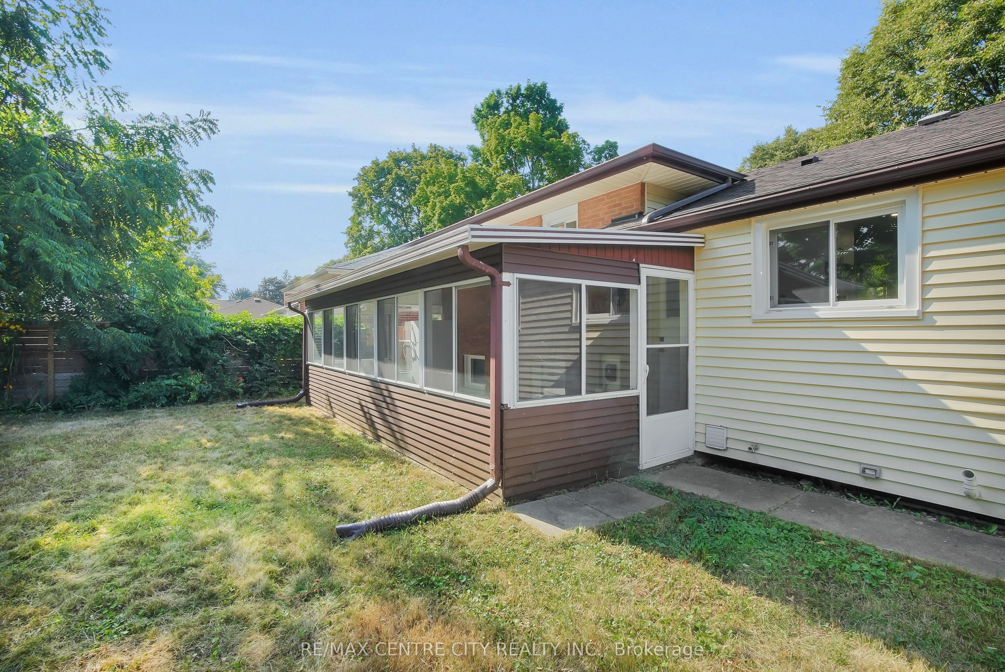 700 Glengyle Crescent Property Photo 35