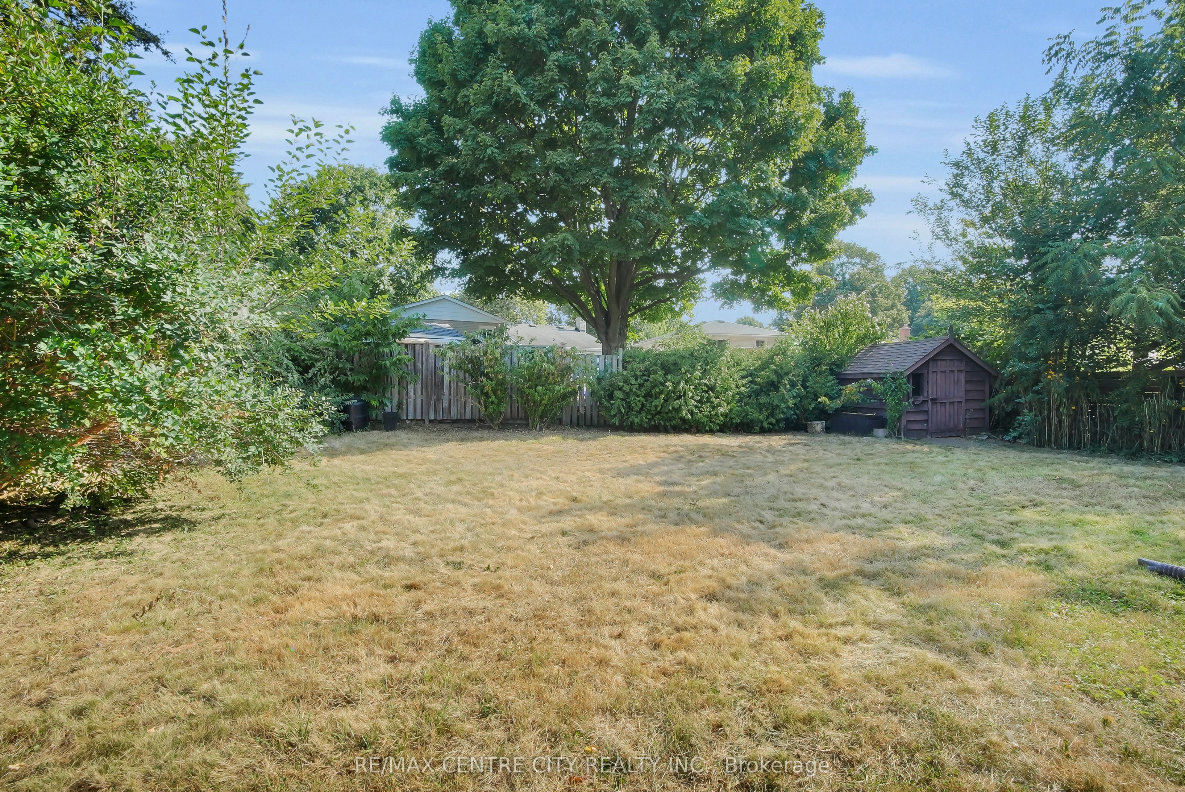 700 Glengyle Crescent Property Photo 36