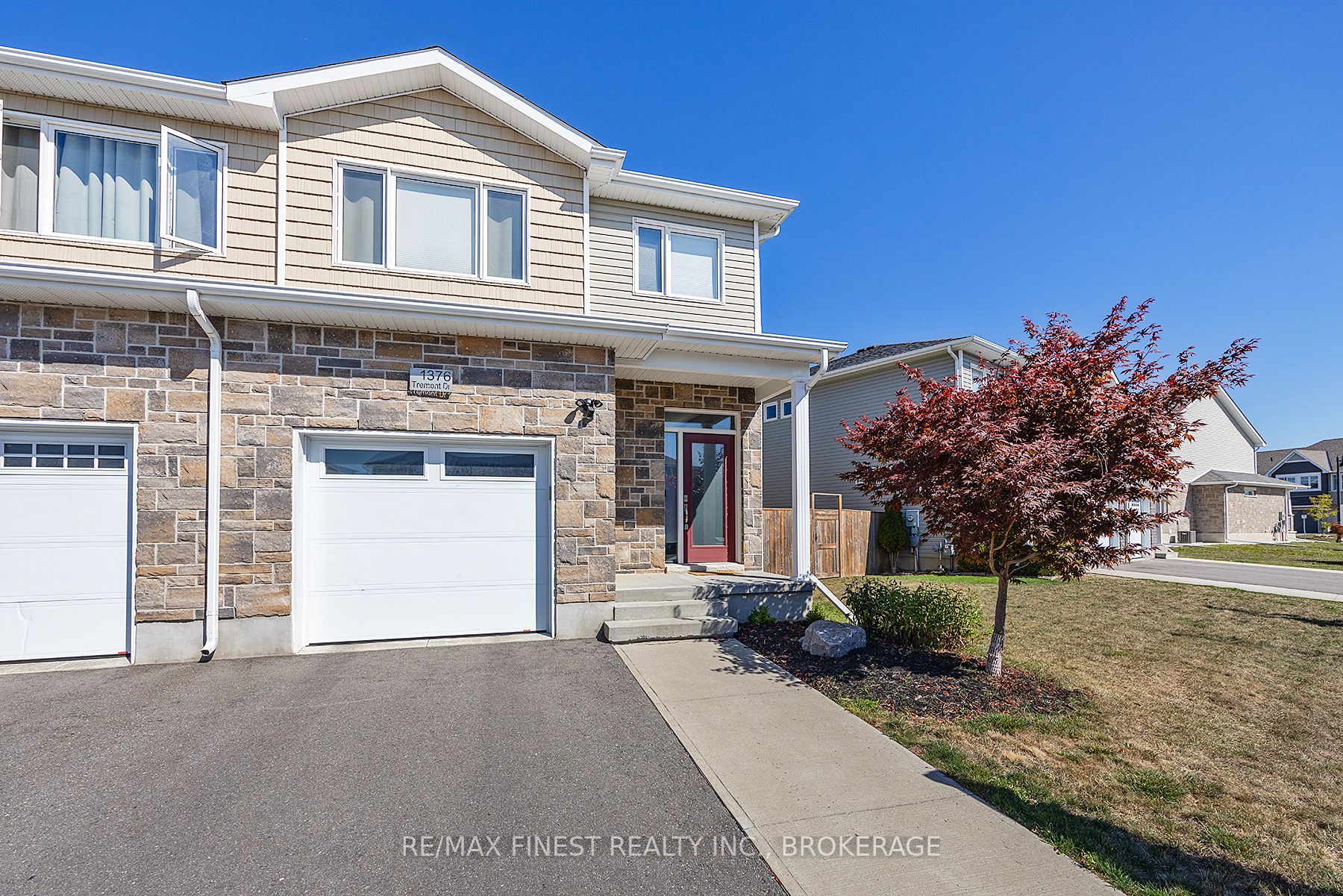 1376 Tremont Drive Property Photo 1