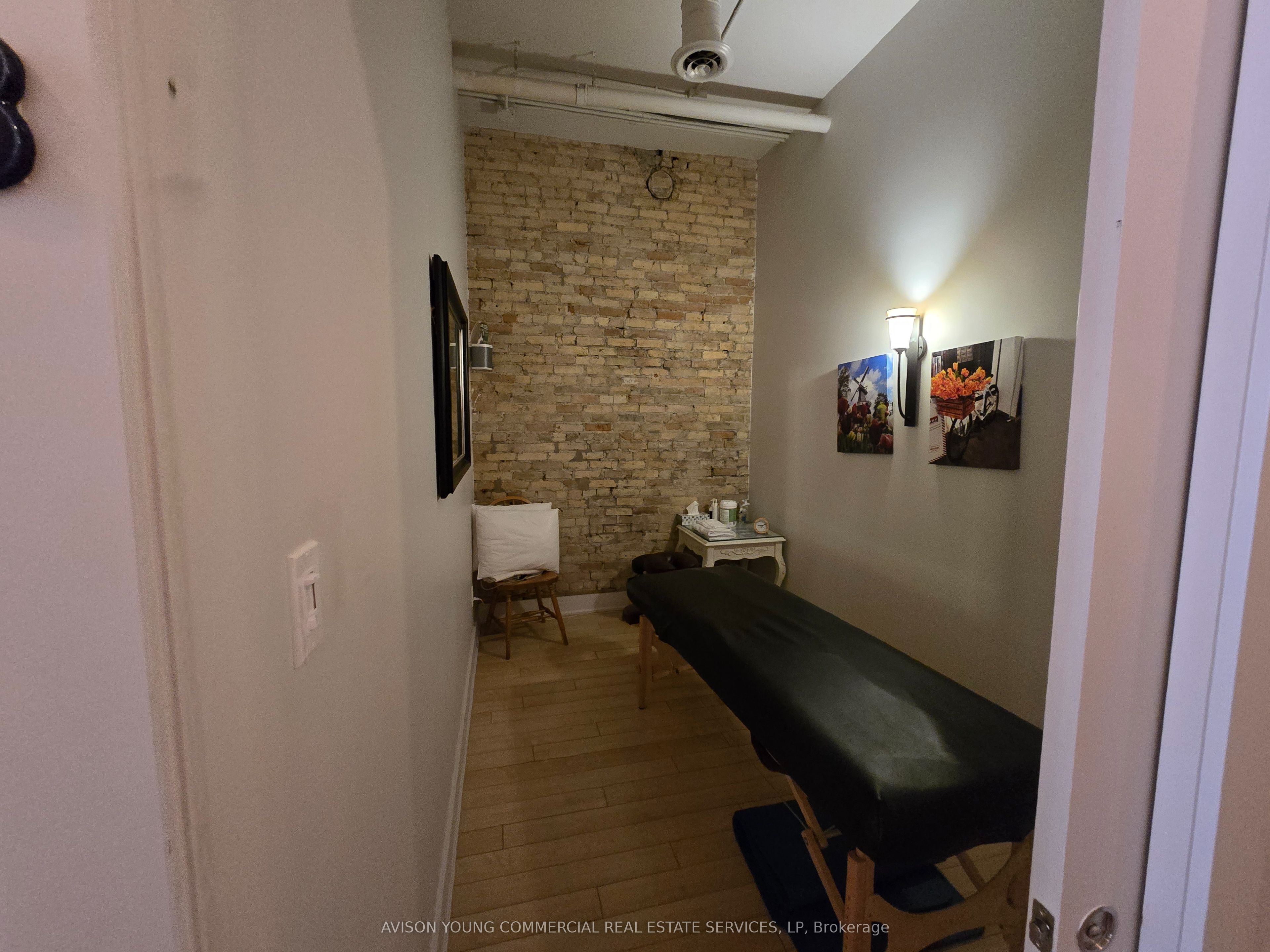 201 Dundas Street Main Property Photo 8