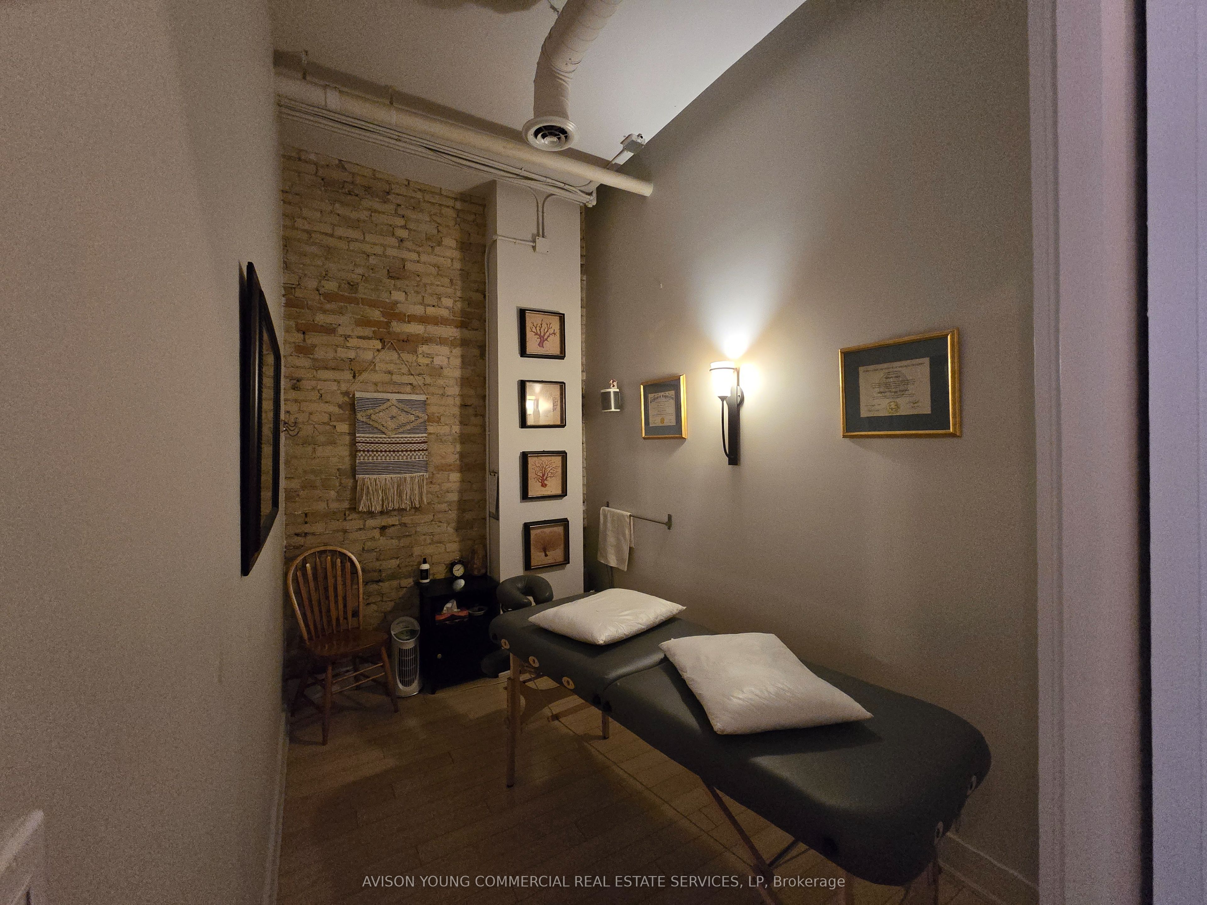 201 Dundas Street Main Property Photo 9