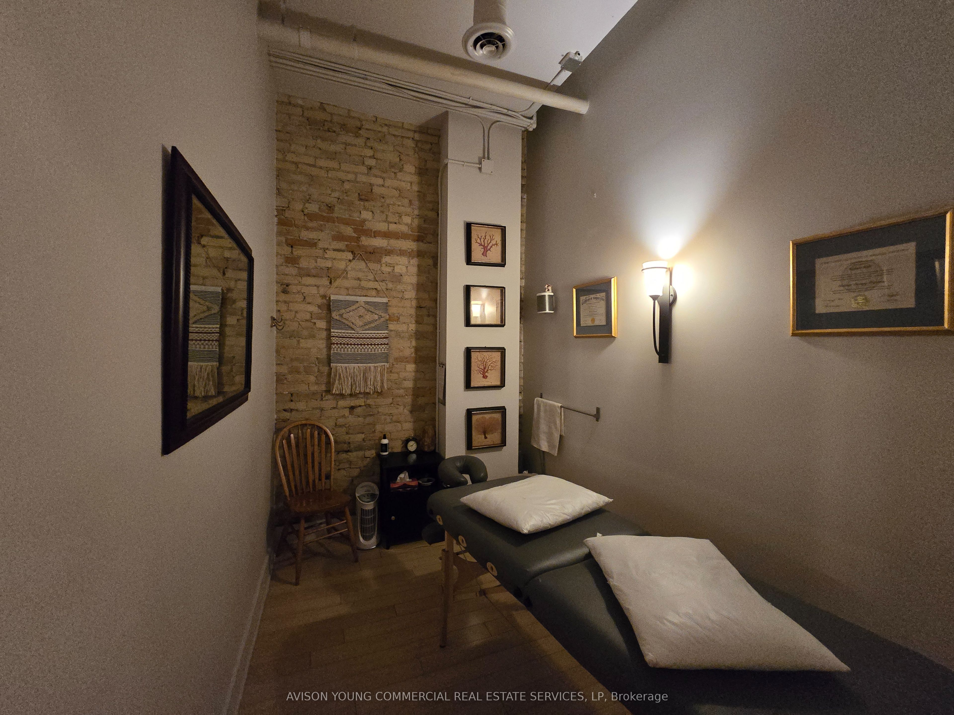 201 Dundas Street Main Property Photo 10