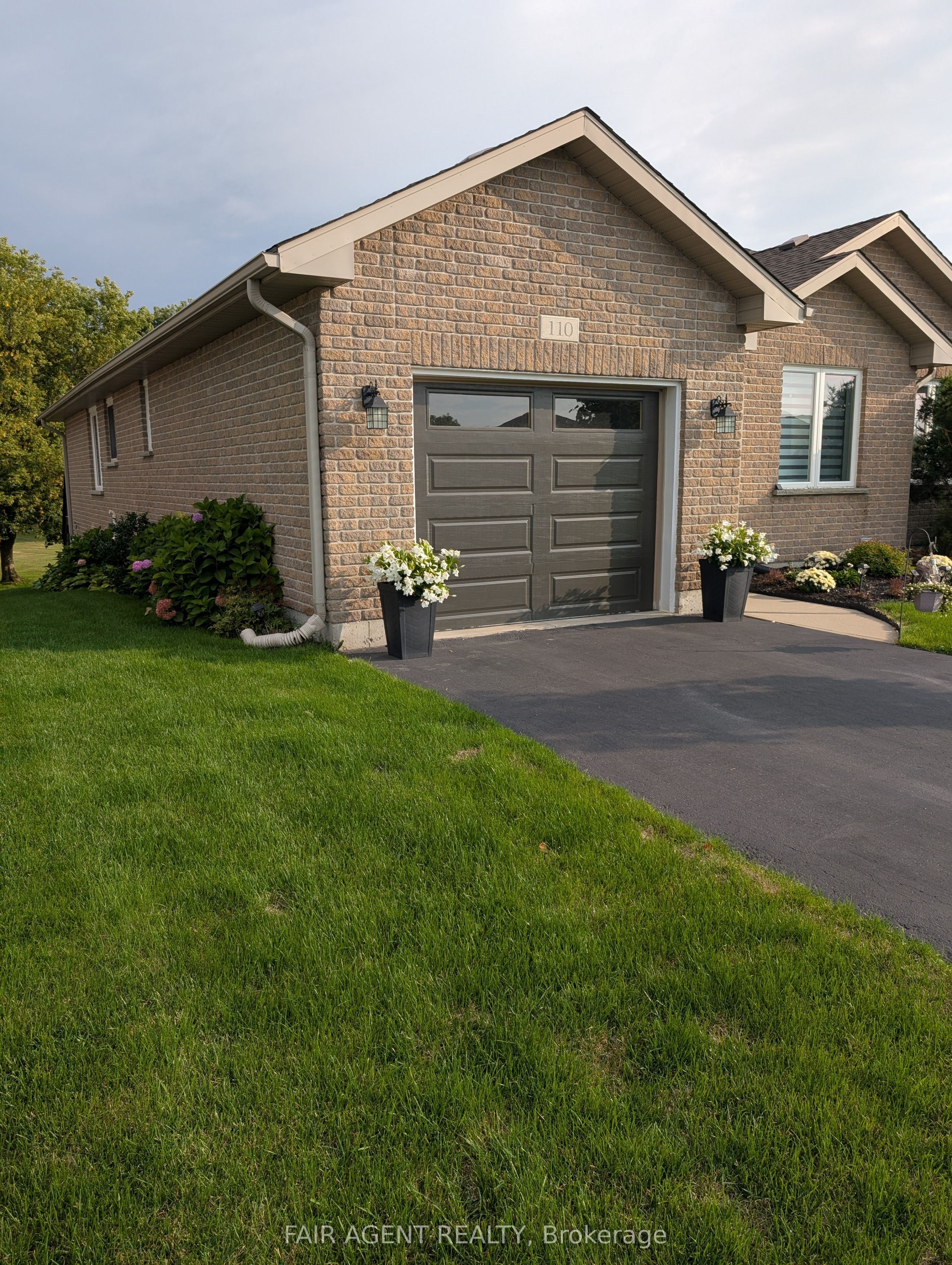 110 Milton Seiler Crescent Property Photo 1