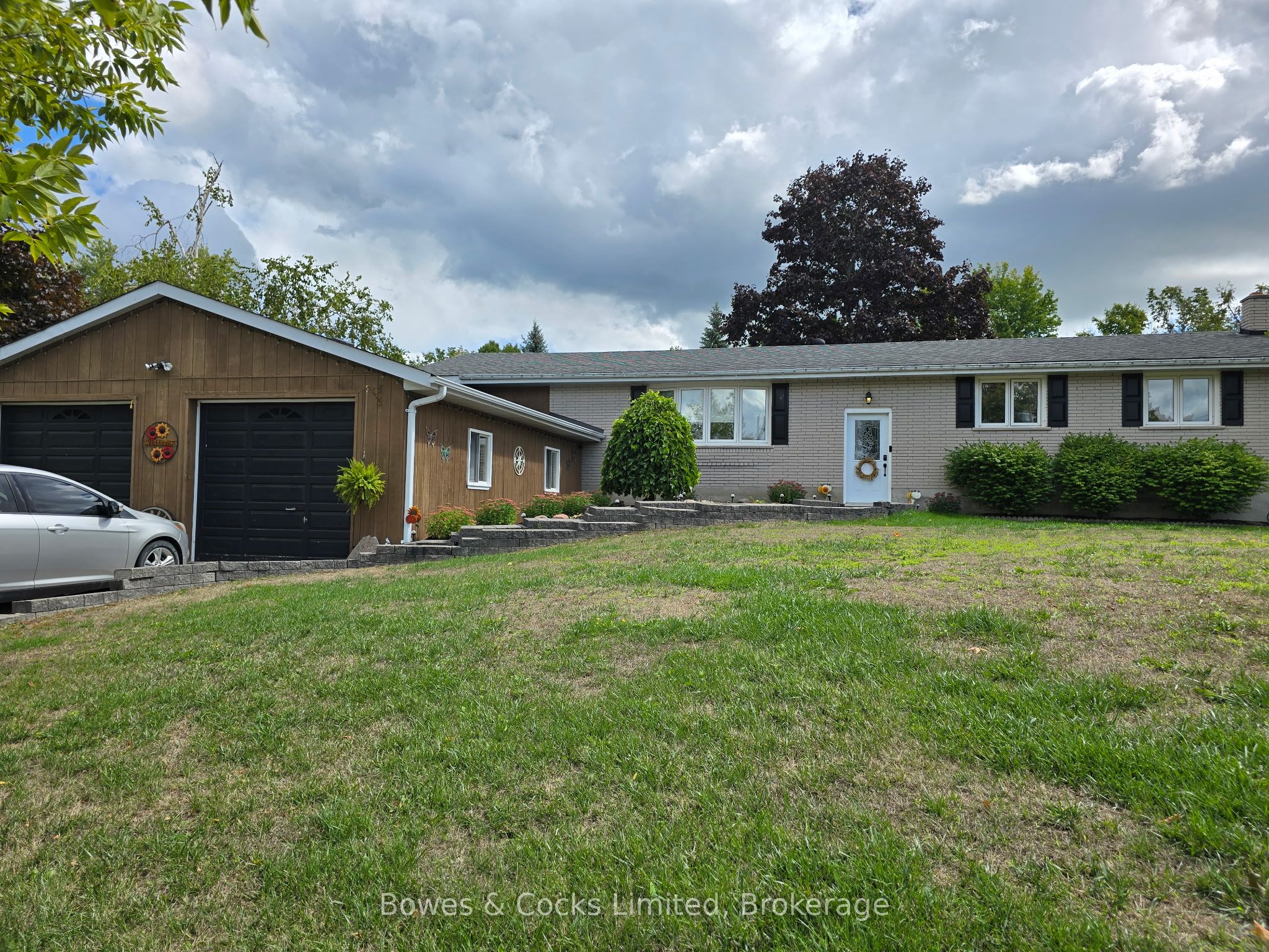 33 Maple Grove Road Property Photo 1