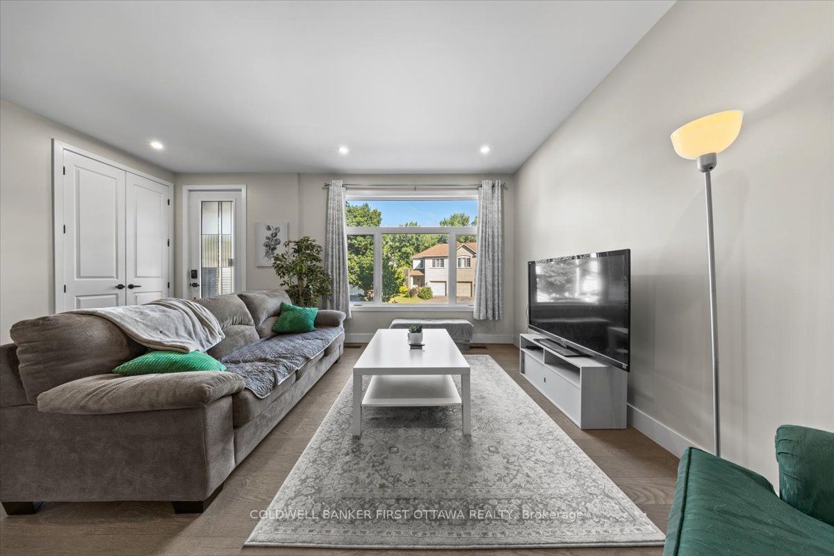 25 Pennard Way A & B Property Photo 5