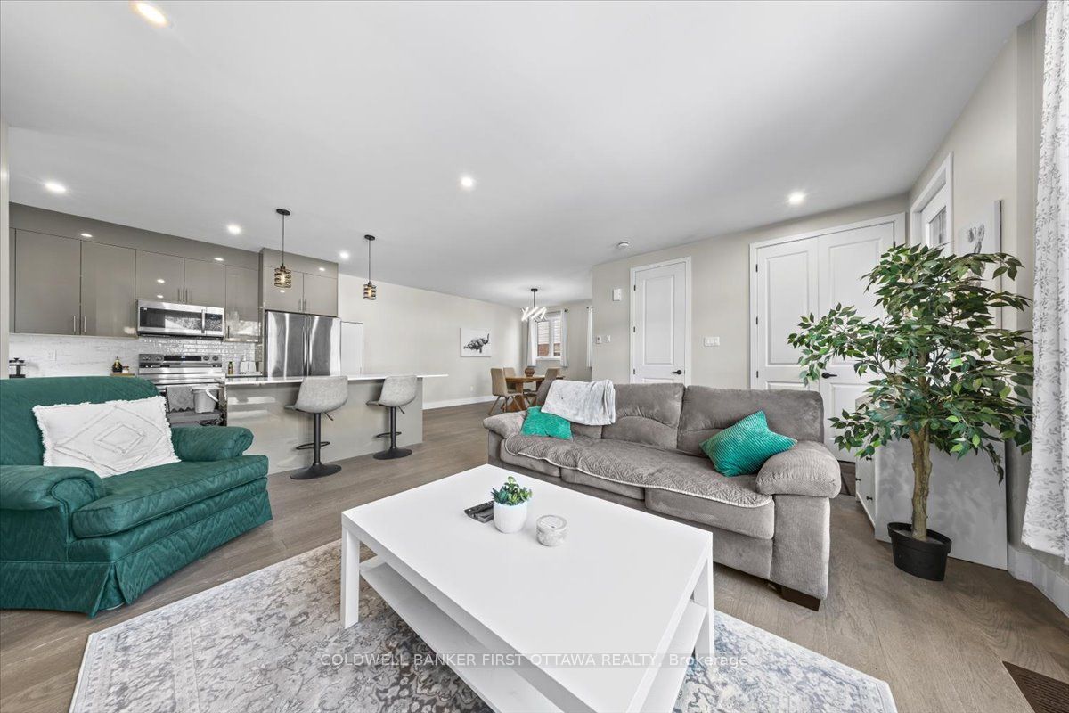 25 Pennard Way A & B Property Photo 6