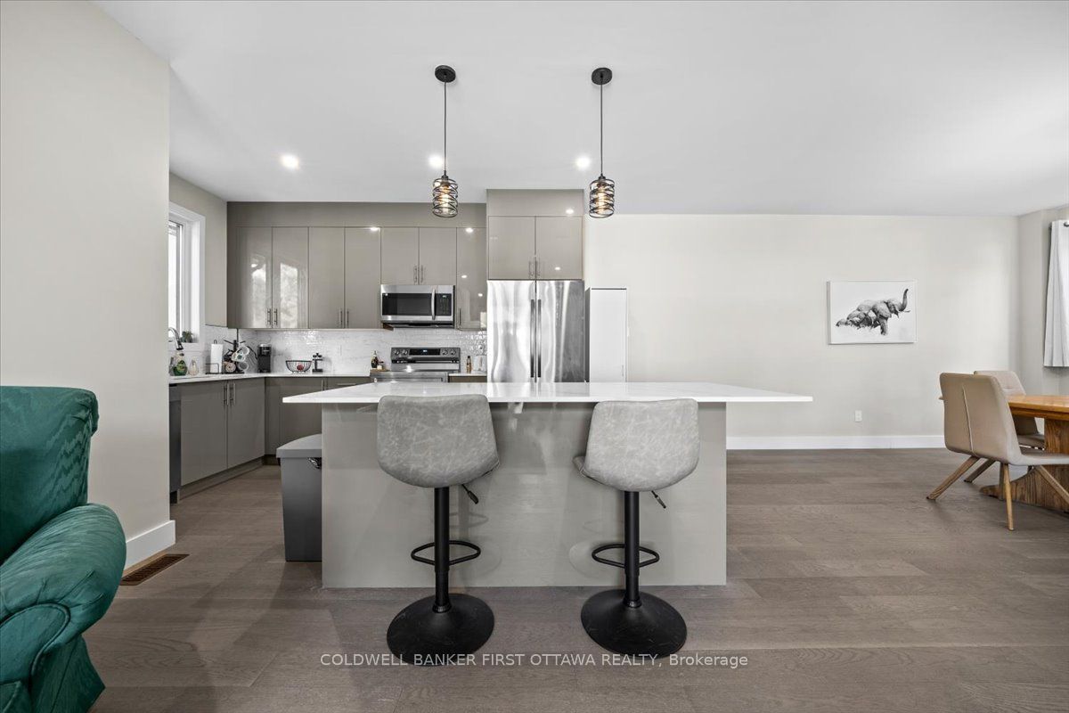 25 Pennard Way A & B Property Photo 7