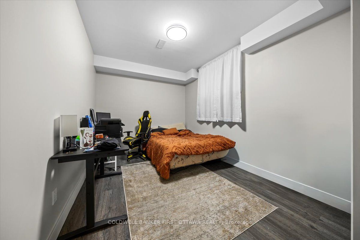 25 Pennard Way A & B Property Photo 9