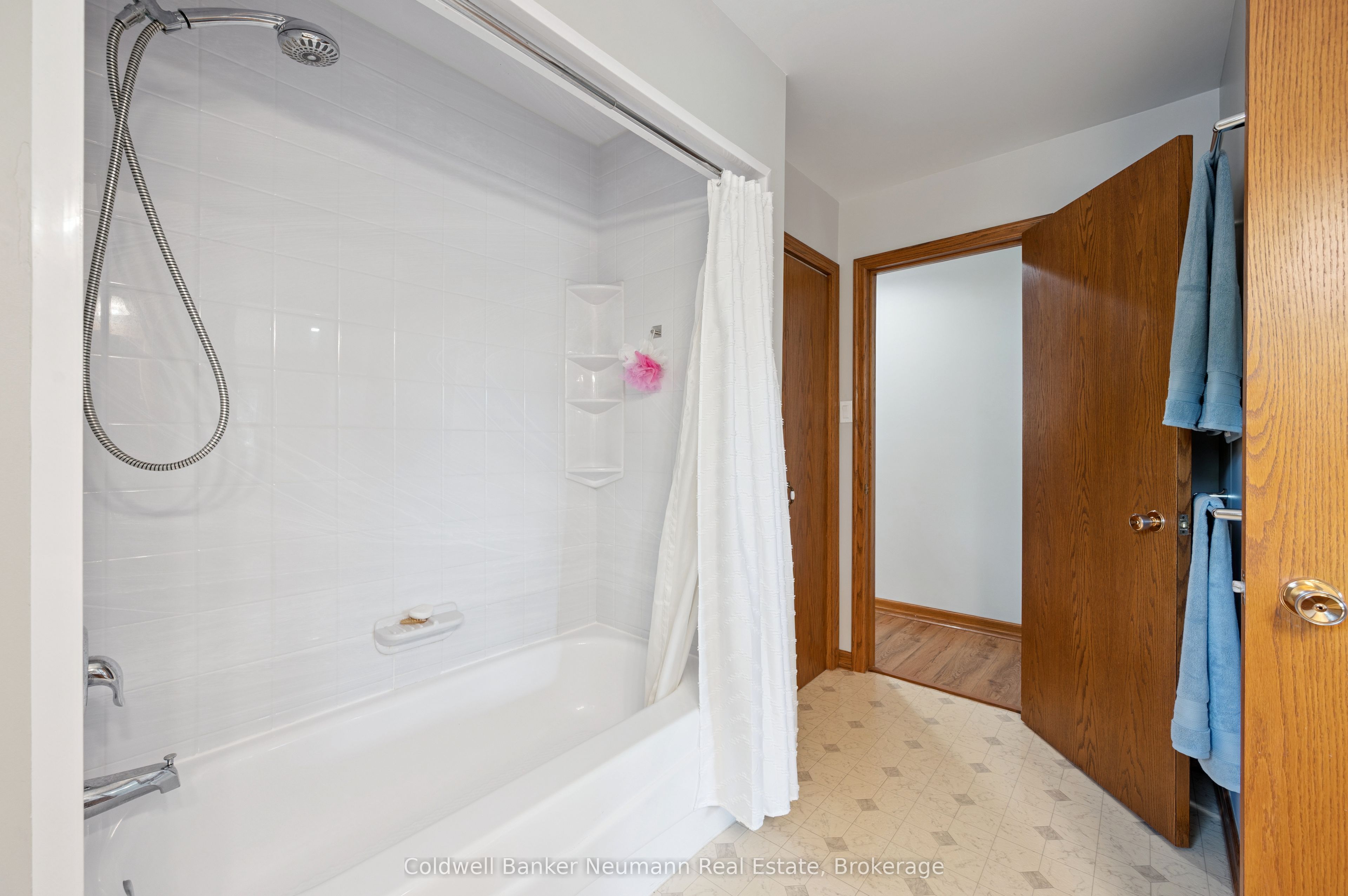 5 A Hamilton Drive Property Photo 25