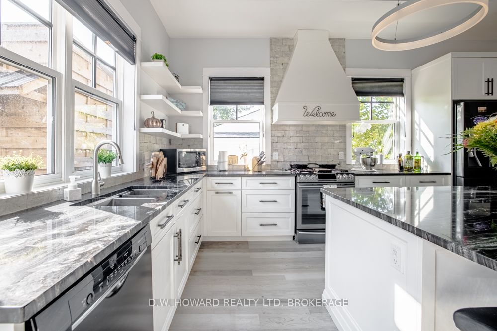 244 Cherry Hill Boulevard Property Photo 10