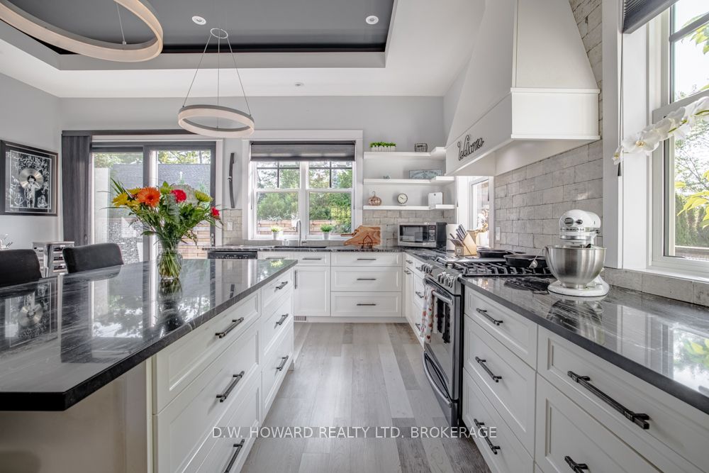 244 Cherry Hill Boulevard Property Photo 12