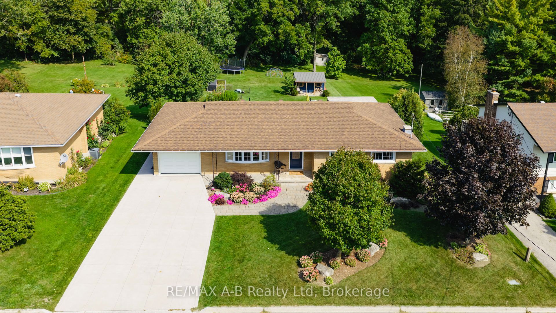 43 Widder Street W Property Photo 1