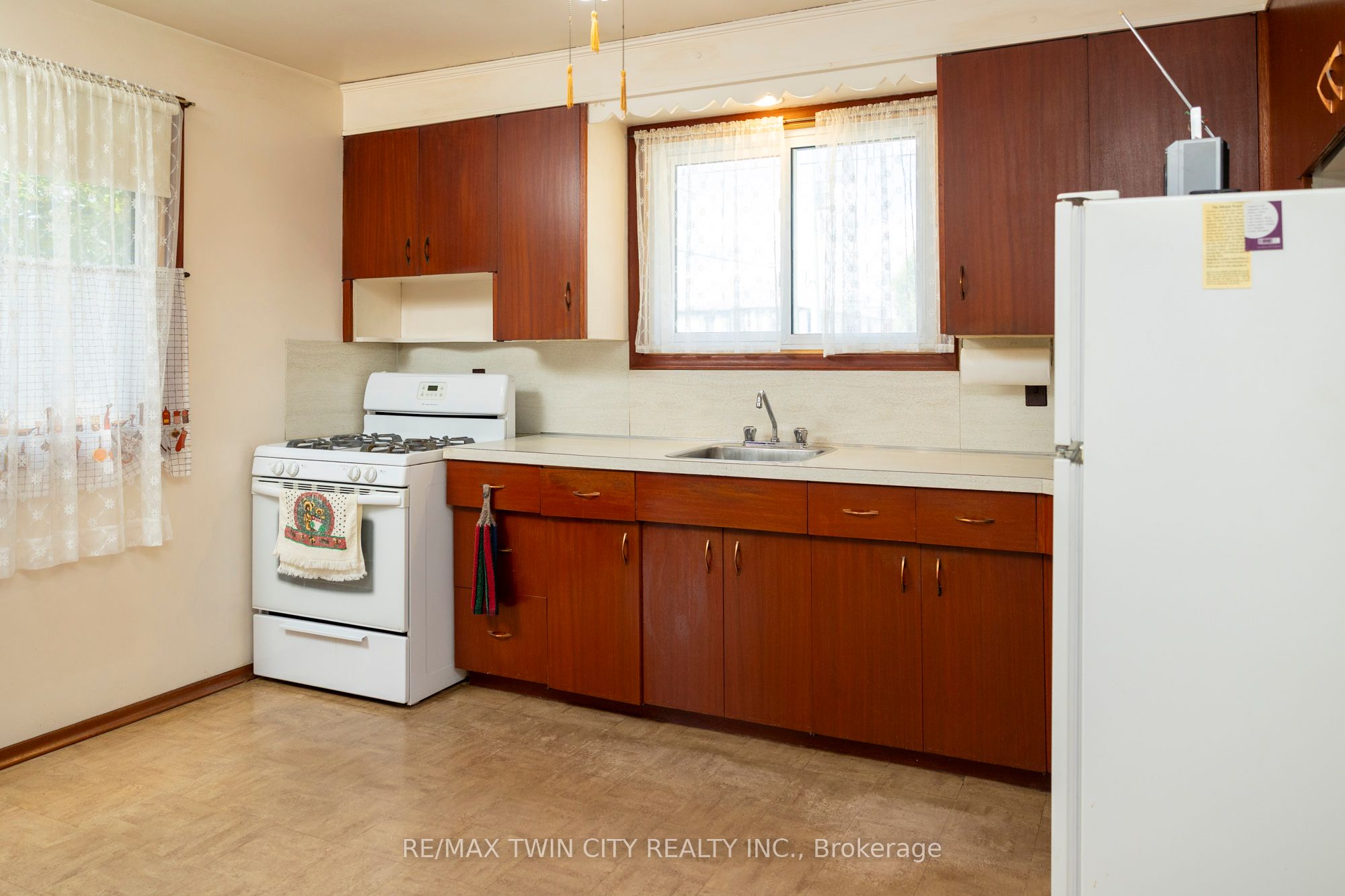 93-95 East Avenue Property Photo 5