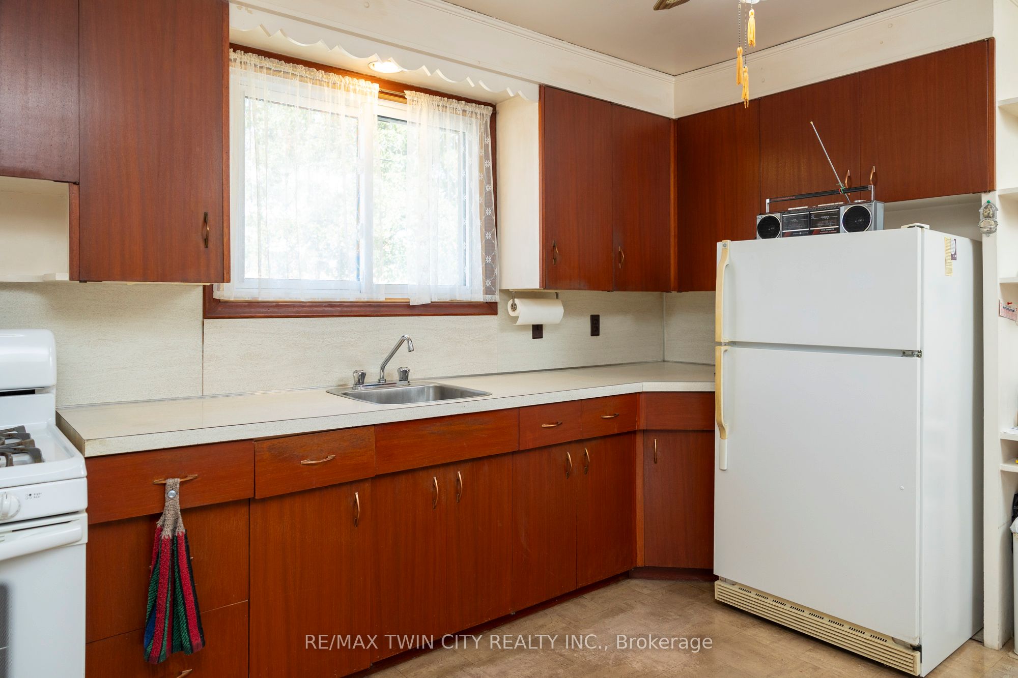 93-95 East Avenue Property Photo 6