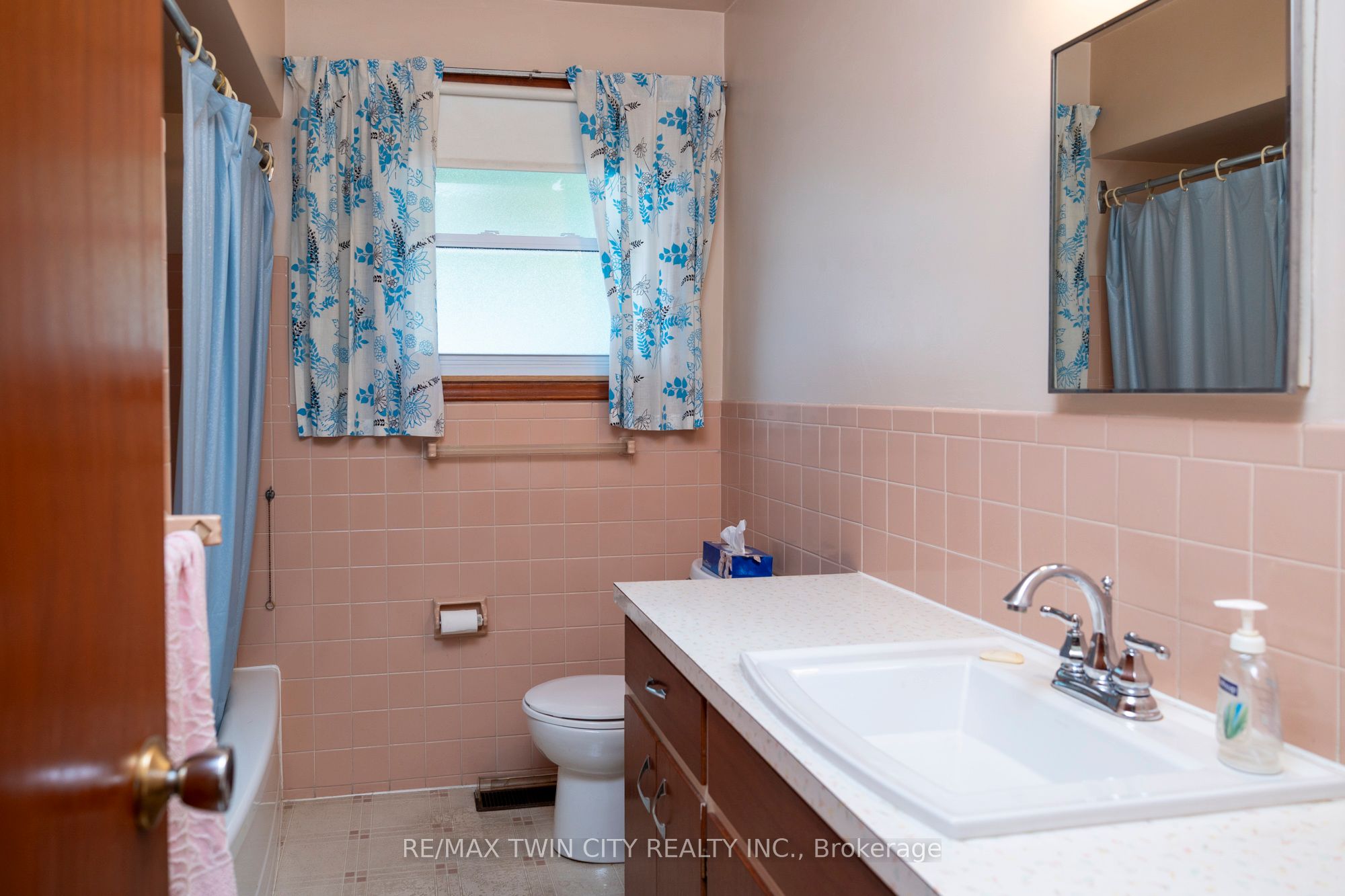 93-95 East Avenue Property Photo 11