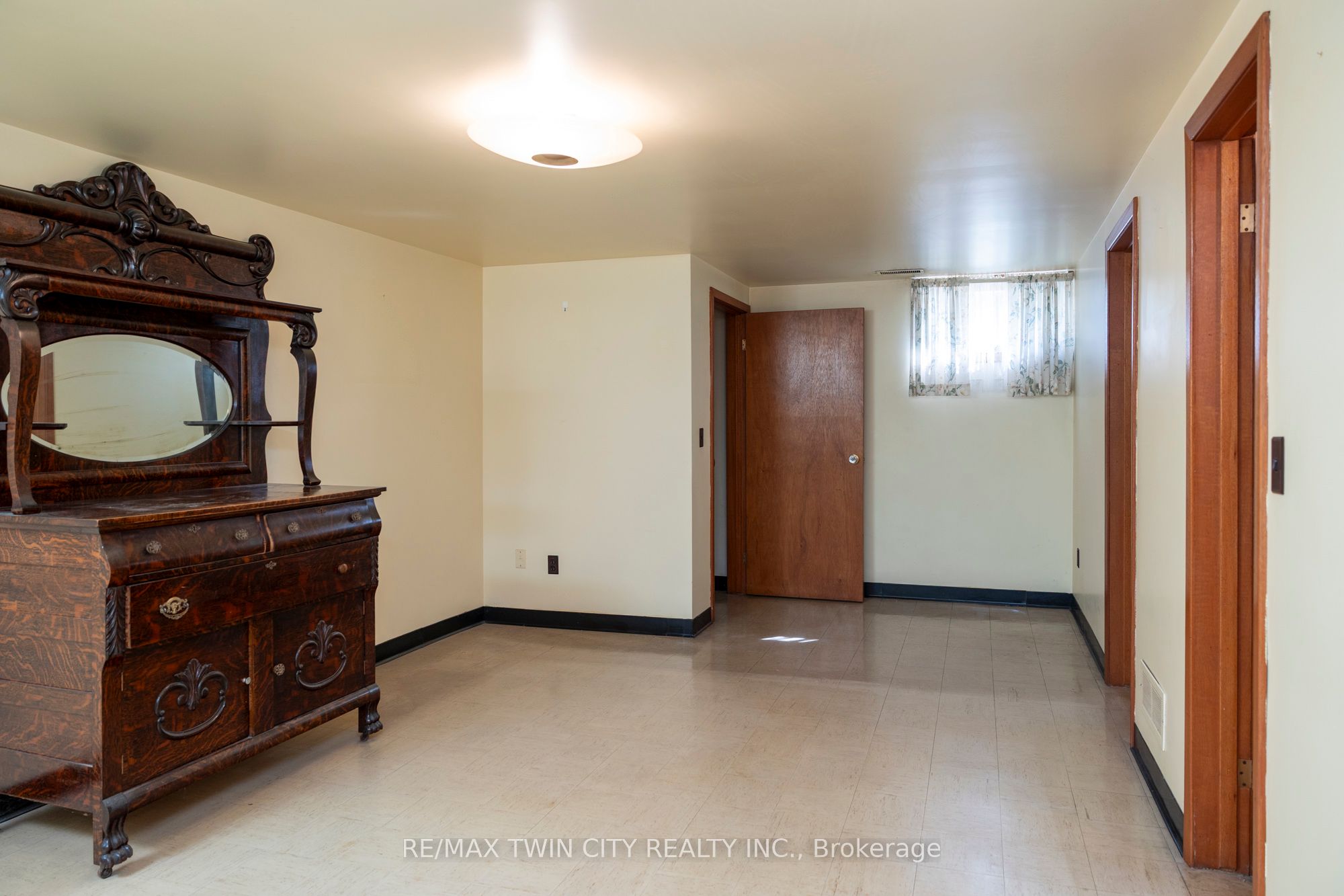 93-95 East Avenue Property Photo 12