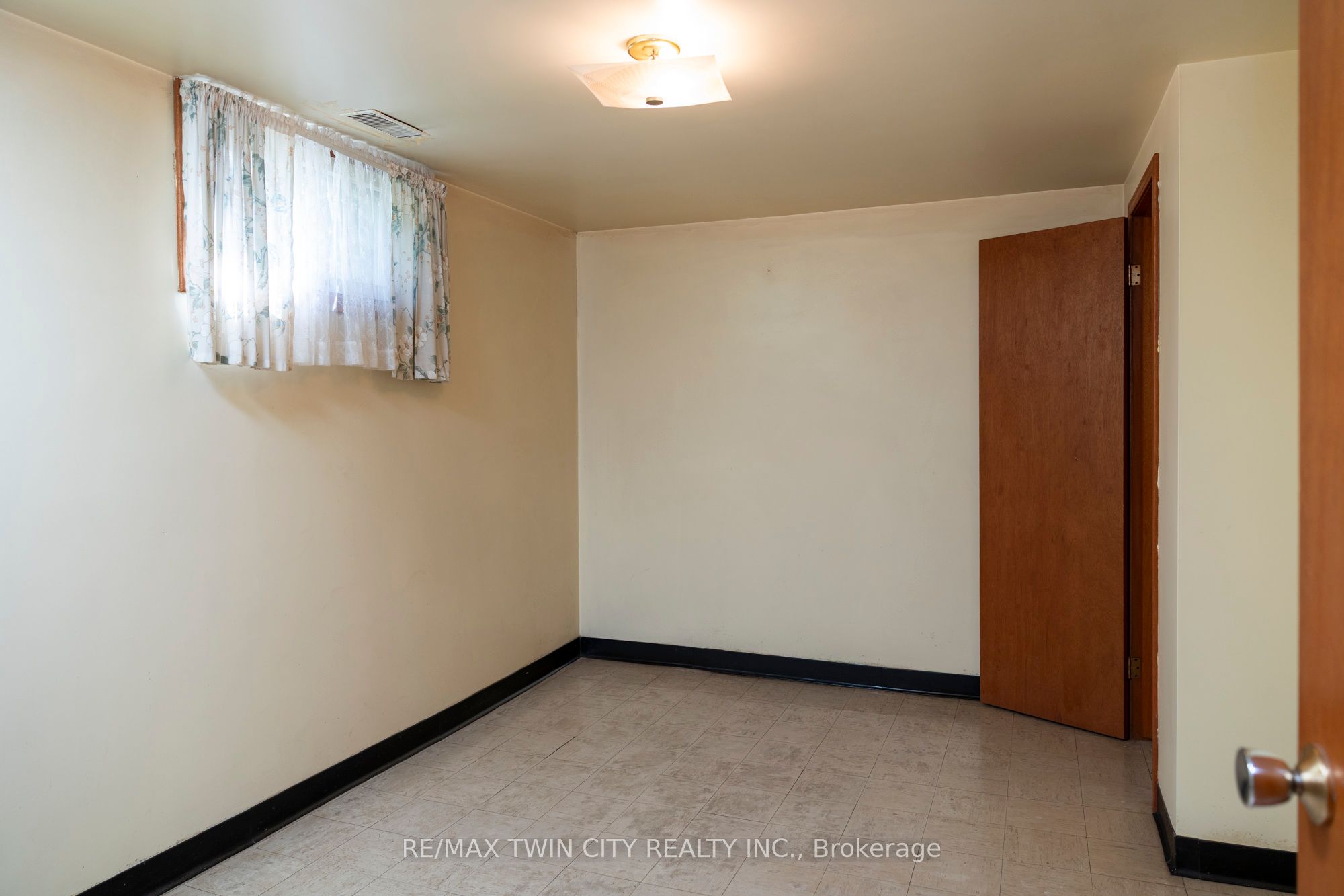 93-95 East Avenue Property Photo 14