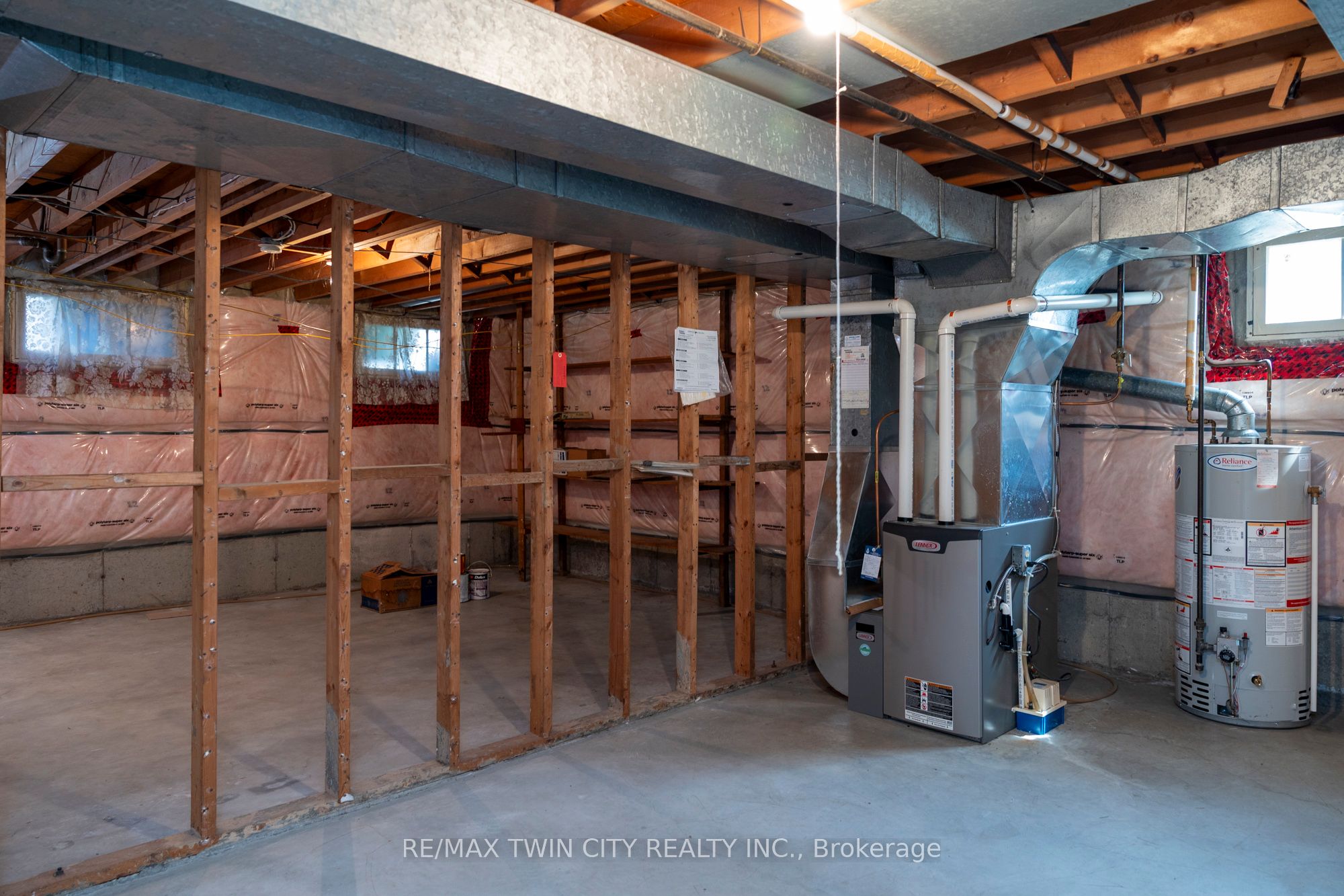 93-95 East Avenue Property Photo 17