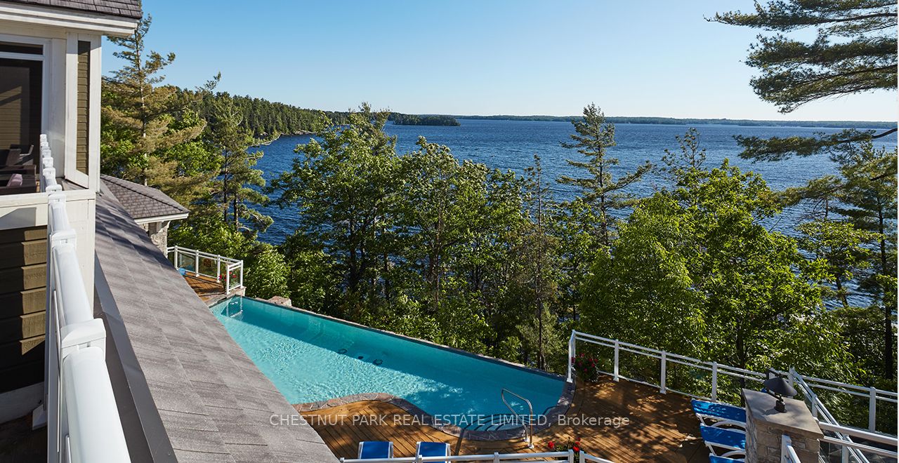 1869 Muskoka District Road 118 West 4 Property Photo 2