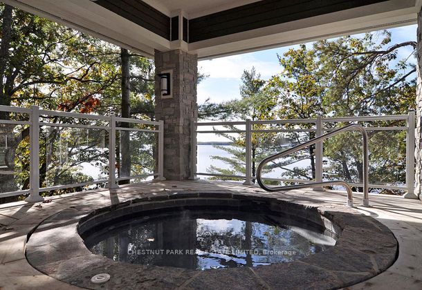 1869 Muskoka District Road 118 West 4 Property Photo 7