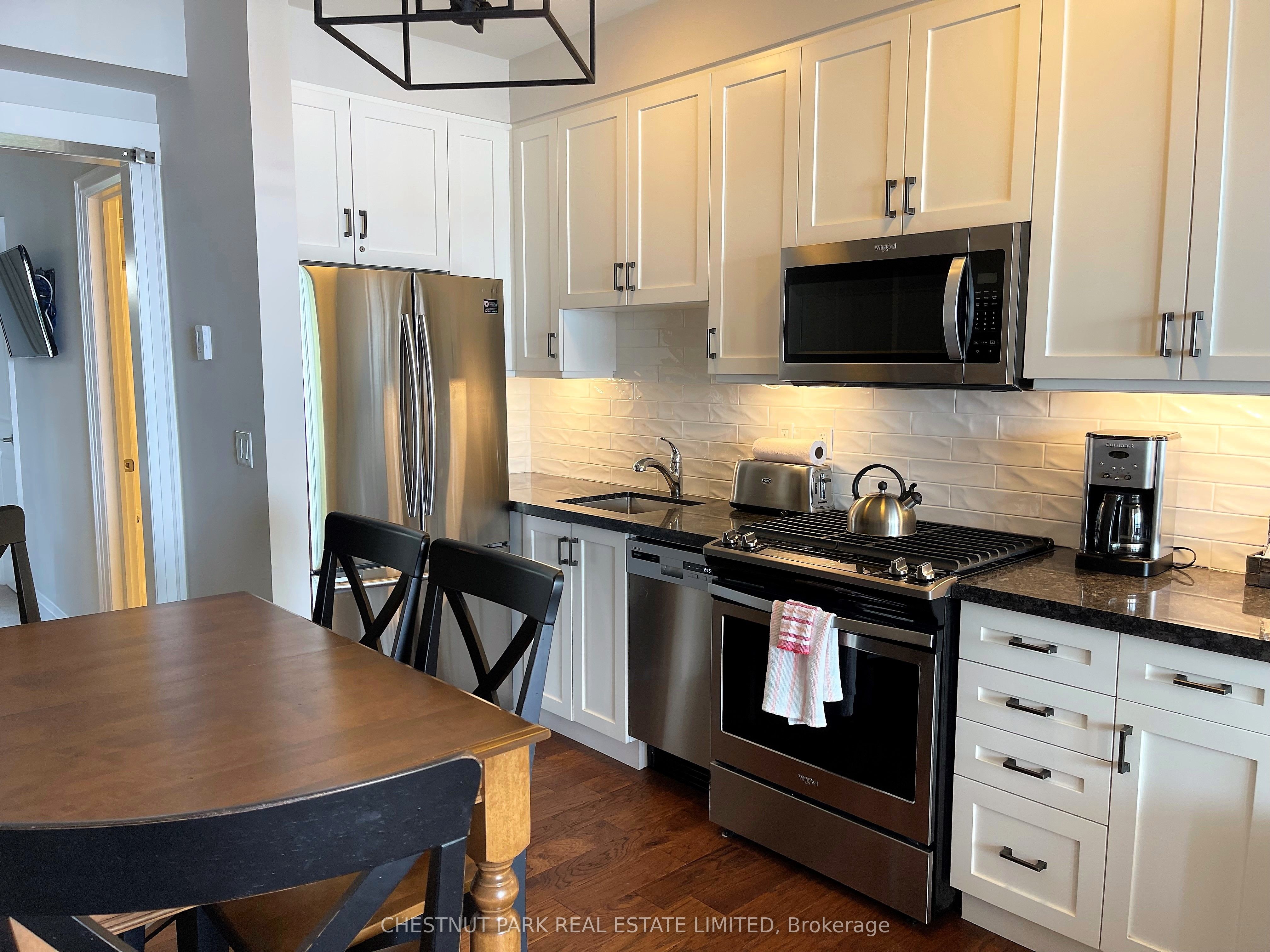 1869 Muskoka District Road 118 West 4 Property Photo 15
