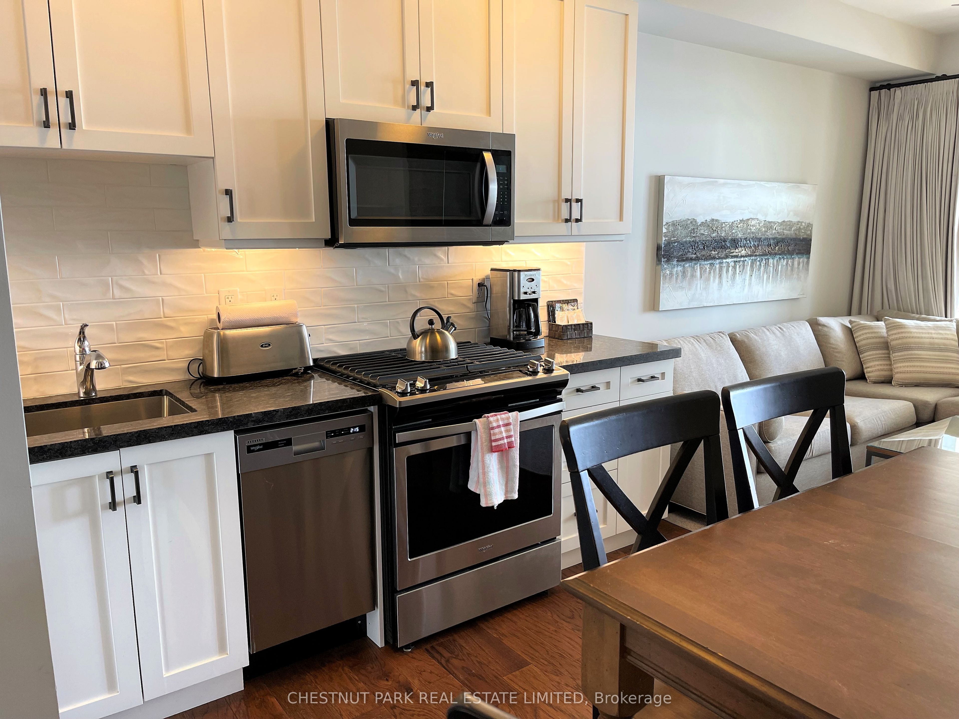 1869 Muskoka District Road 118 West 4 Property Photo 16