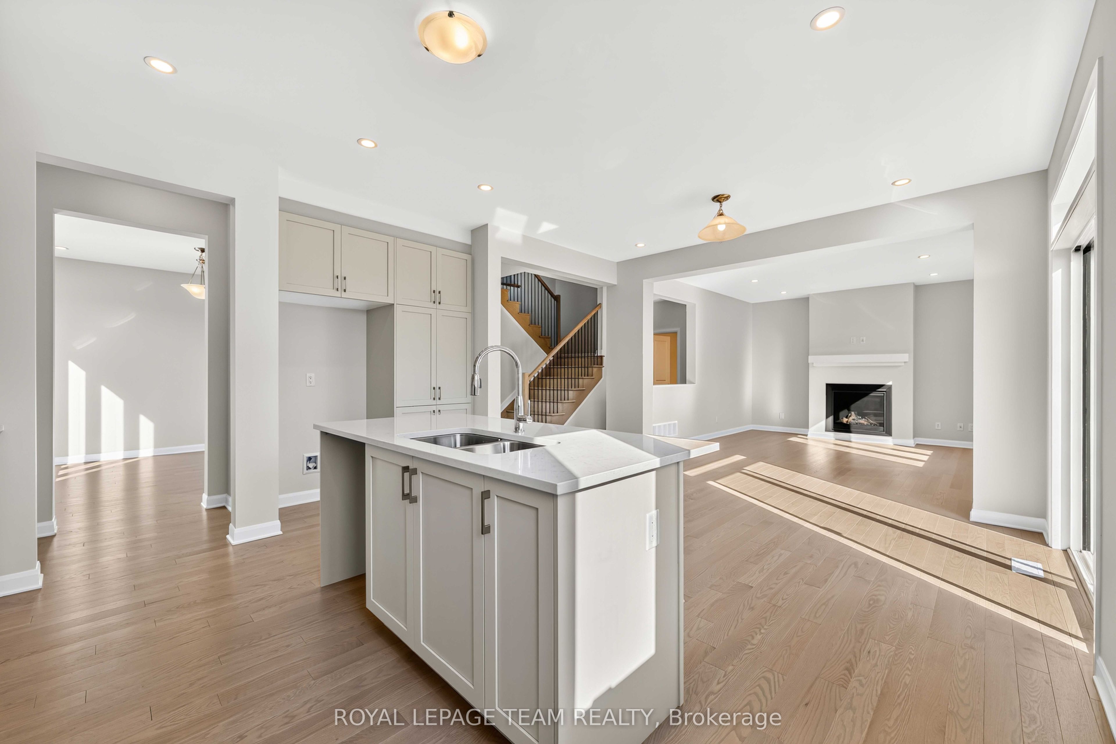 2000 Wanderer Avenue Property Photo 6