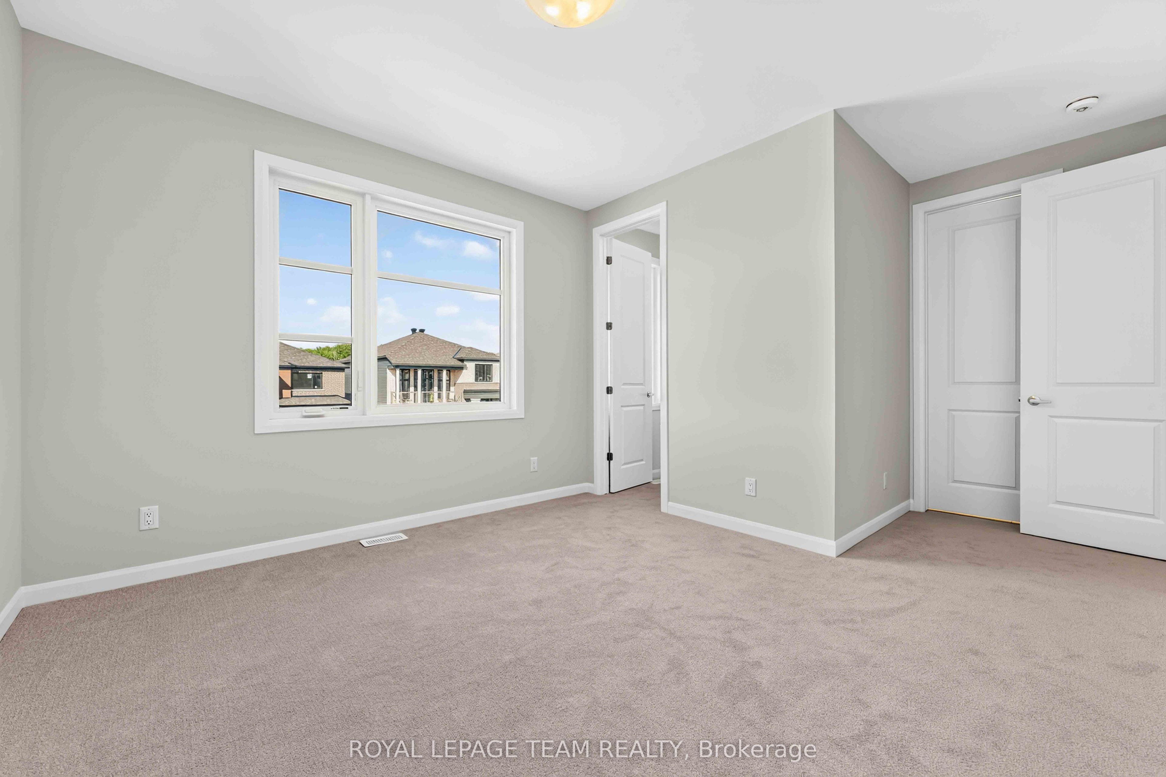 2000 Wanderer Avenue Property Photo 11