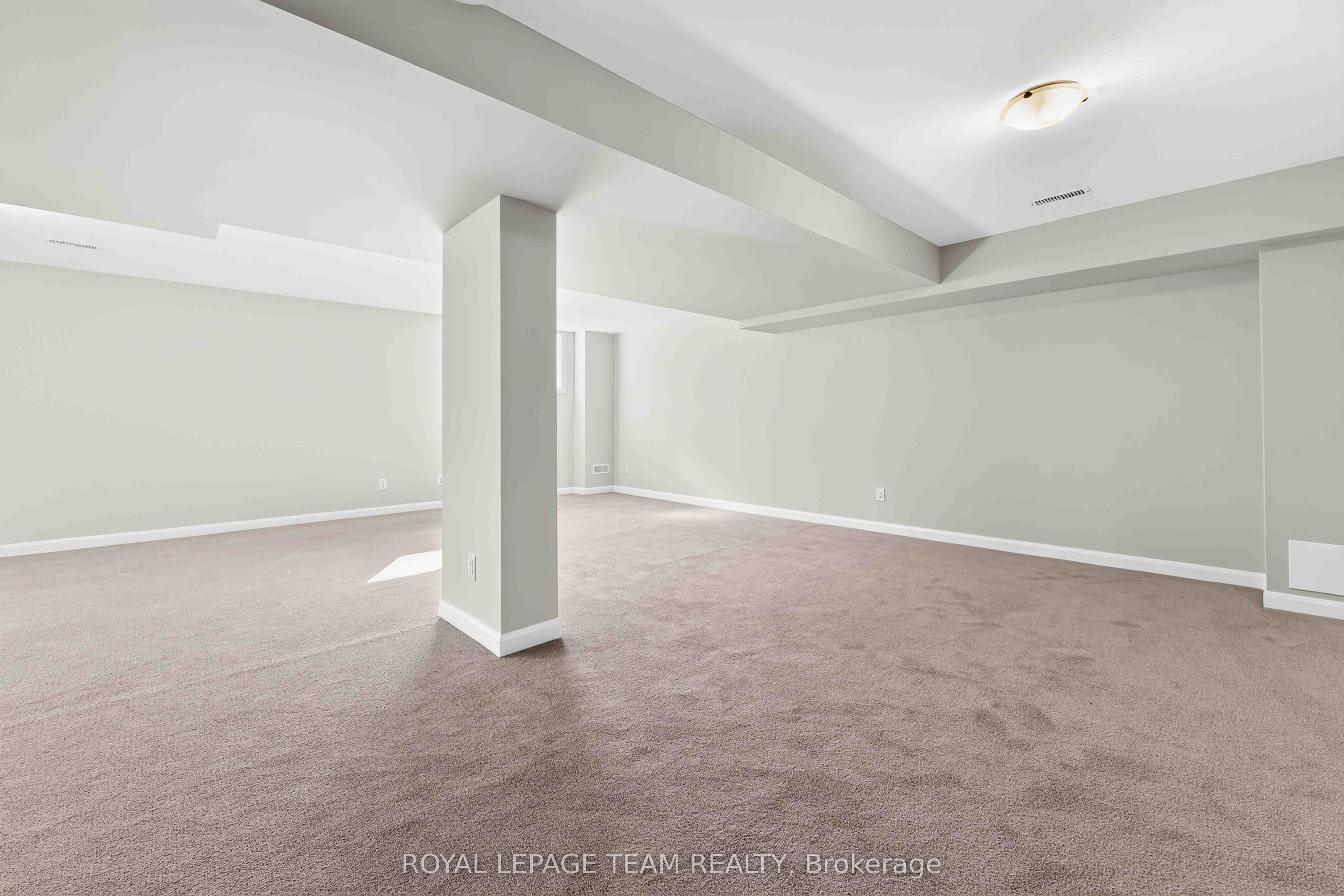 2000 Wanderer Avenue Property Photo 13