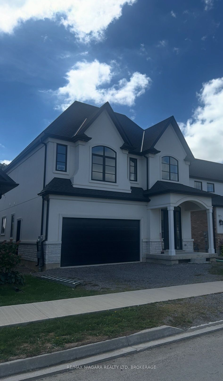 21 Ivy Crescent Property Photo 7