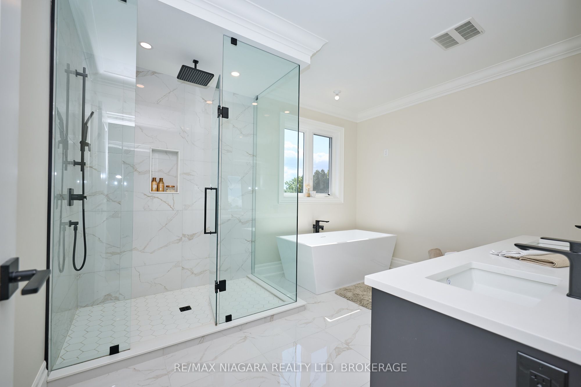 21 Ivy Crescent Property Photo 28