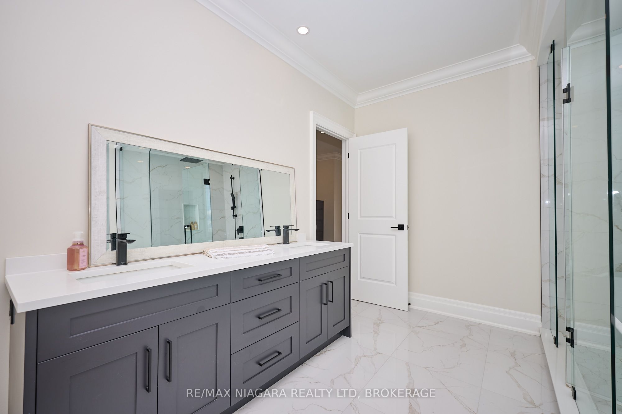 21 Ivy Crescent Property Photo 30