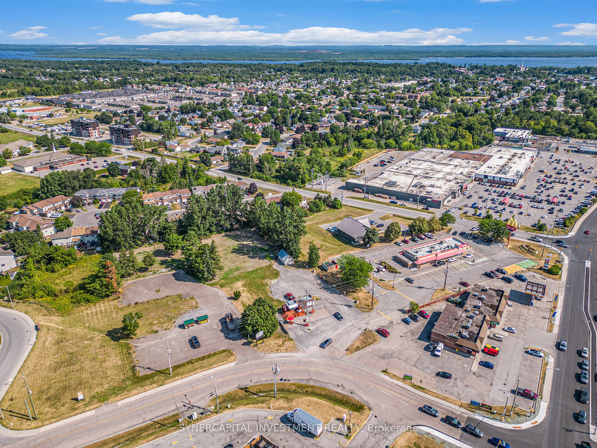 31 Staye Court Dr Property Photo 8