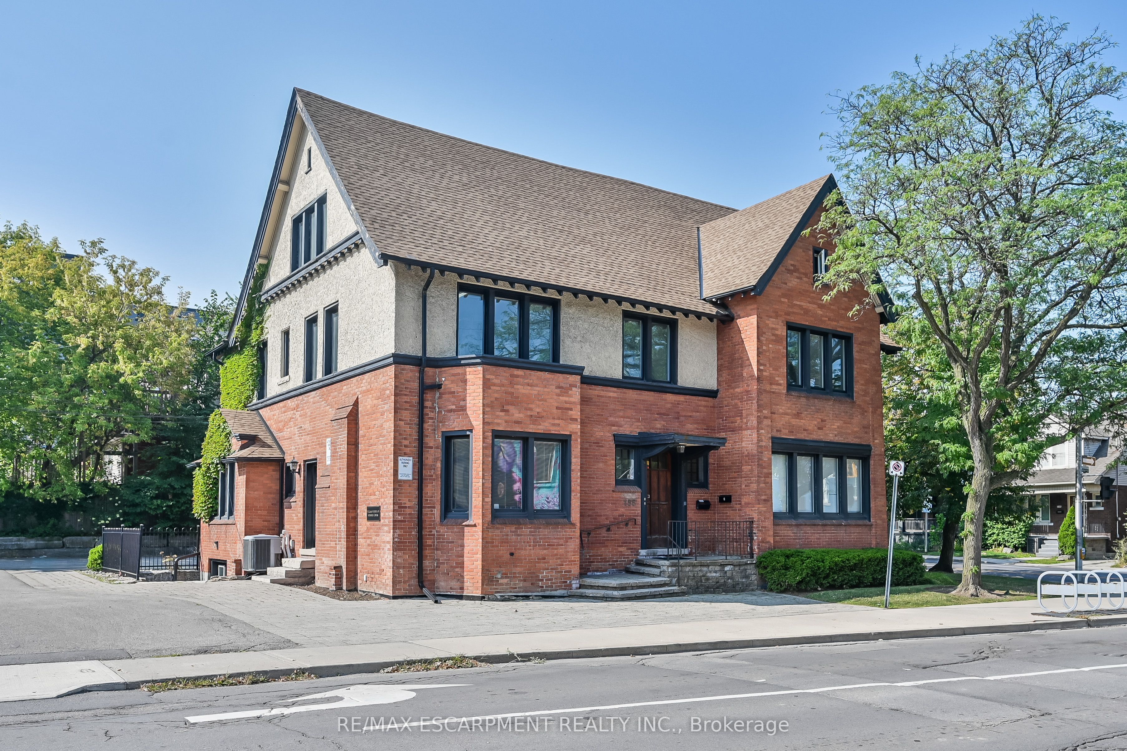 235 QUEEN Street S Property Photo 1