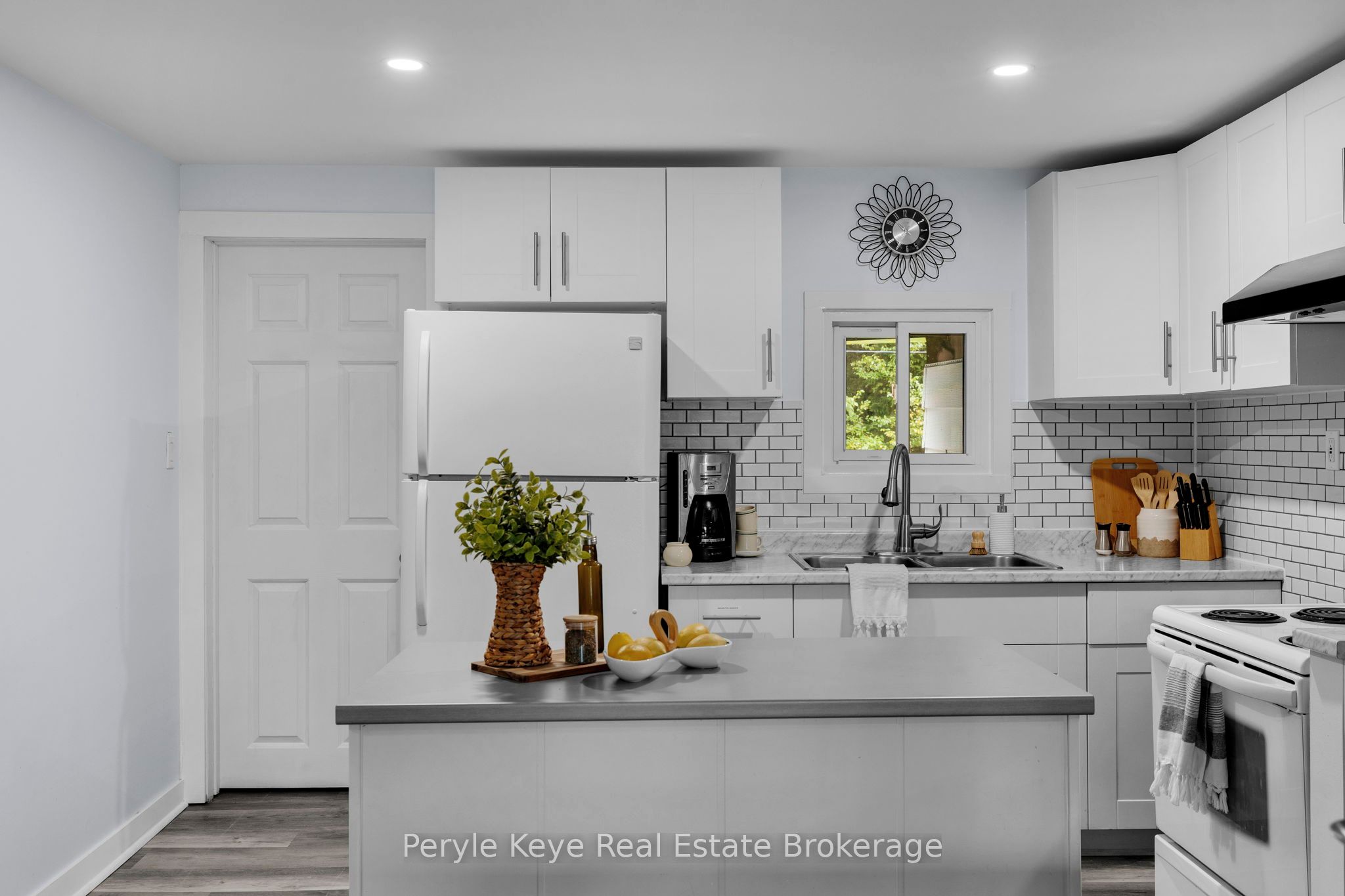 1025 & 1027 Big Island Road Property Photo 12