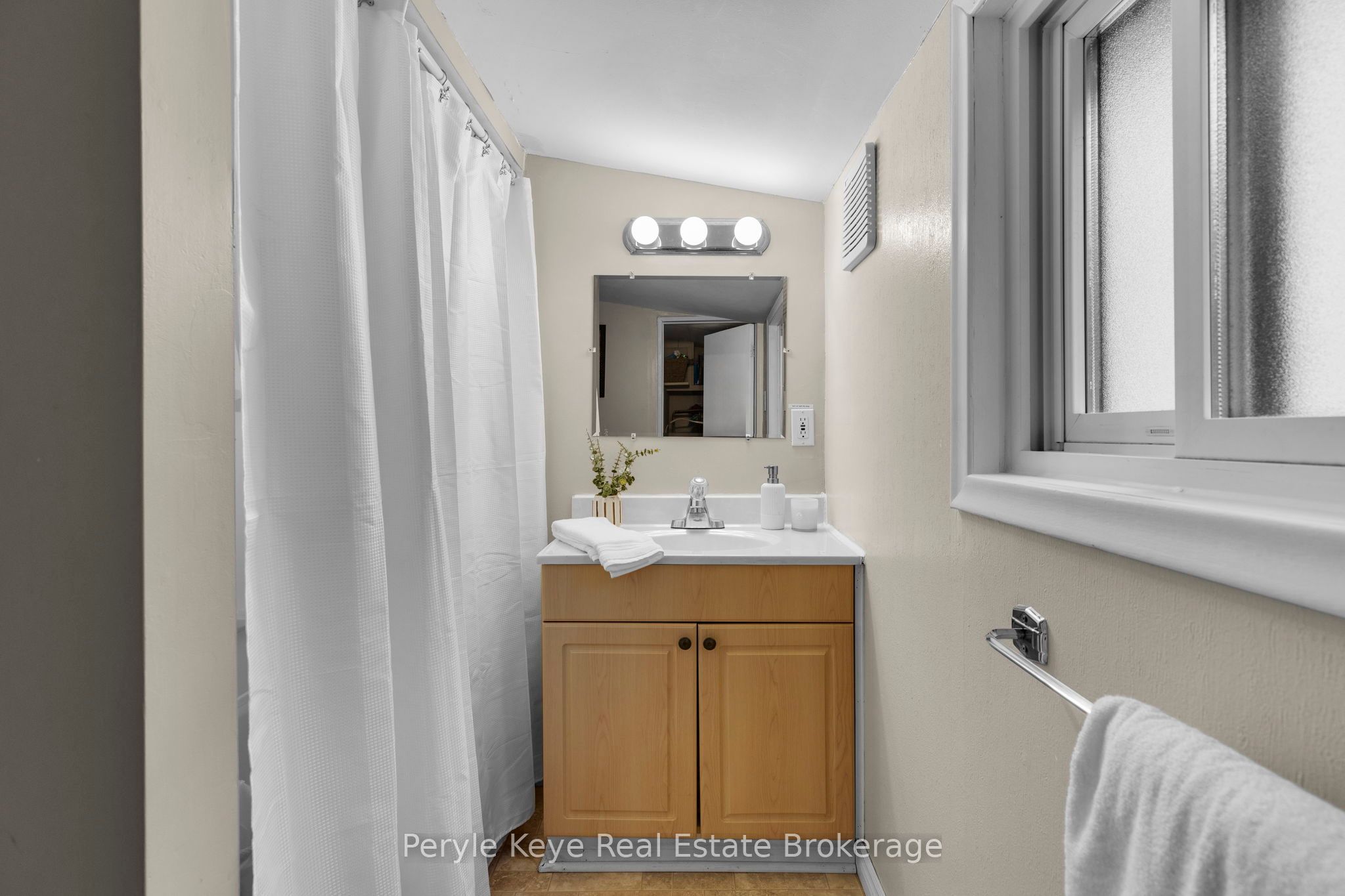 1025 & 1027 Big Island Road Property Photo 23