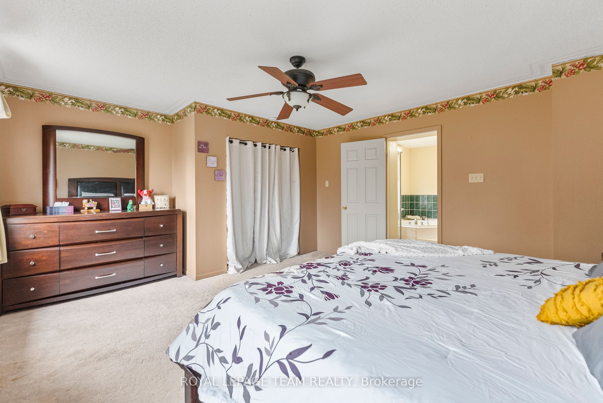 28 Bank Street N Property Photo 12