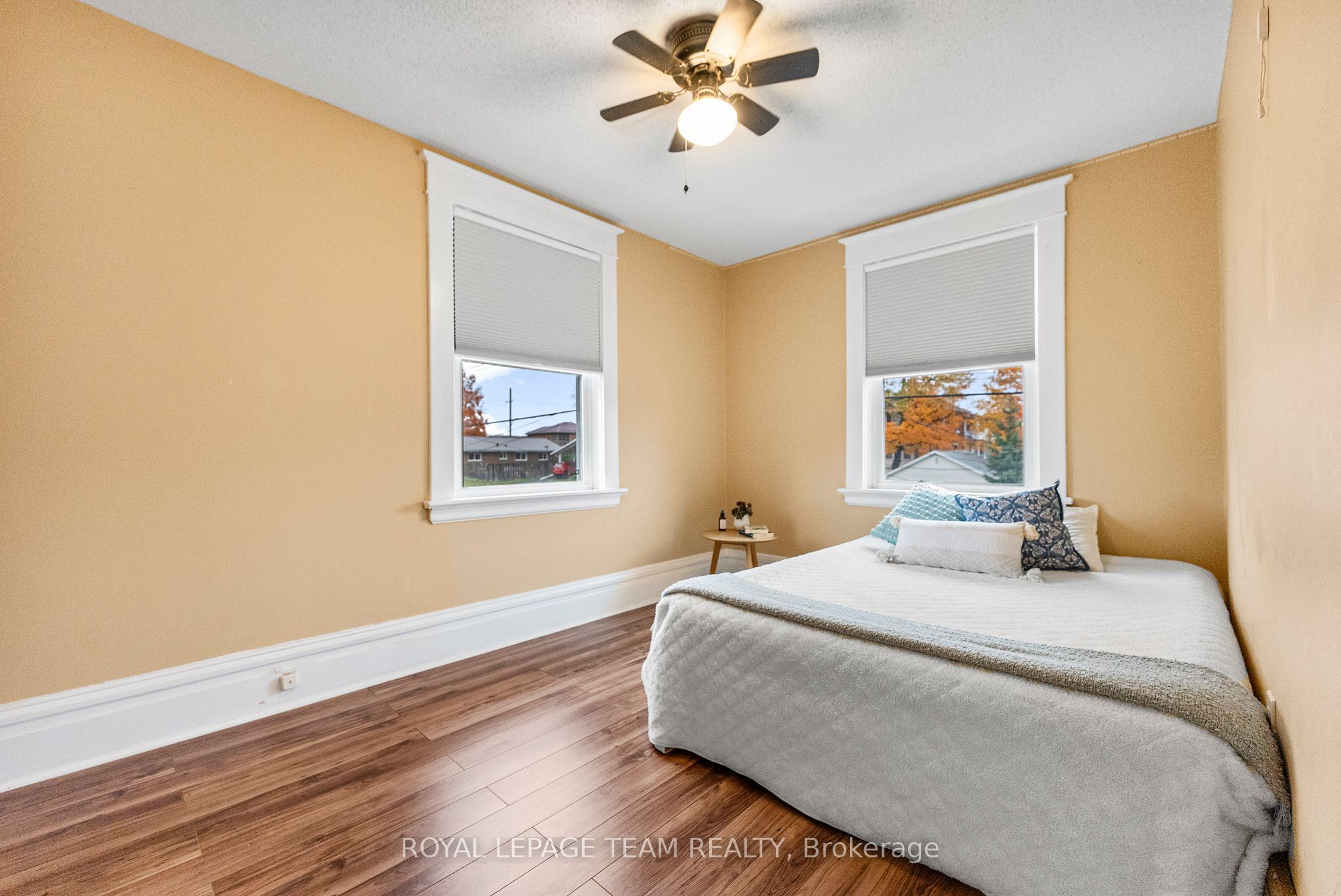 28 Bank Street N Property Photo 13