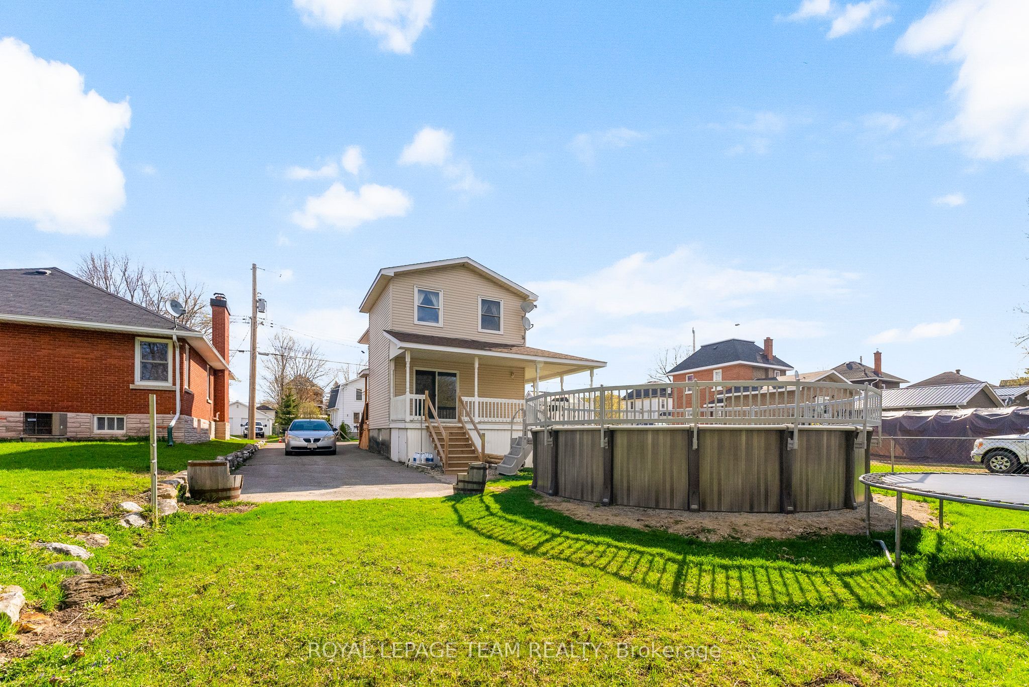 28 Bank Street N Property Photo 22