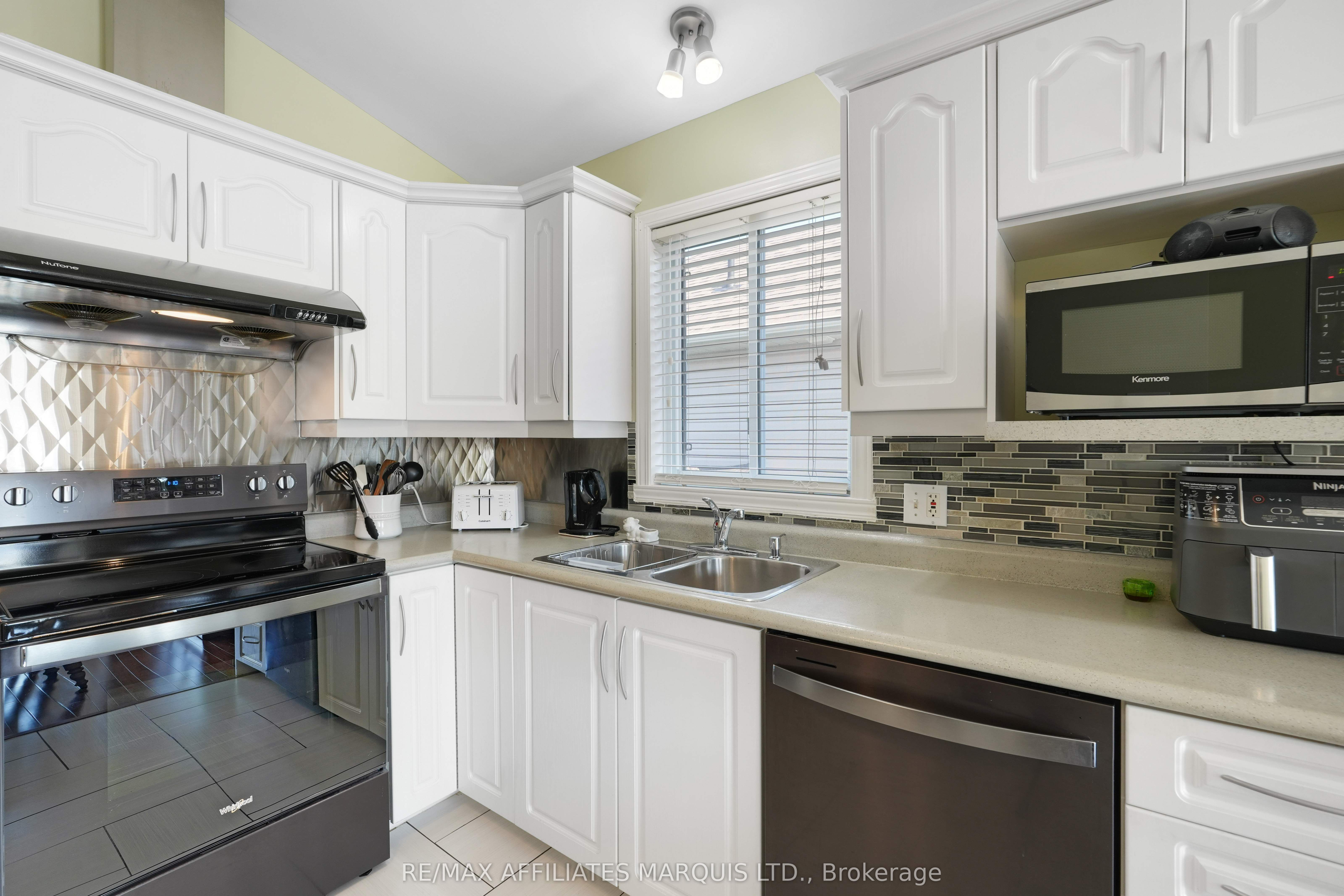 1518 Frank Court Property Photo 8