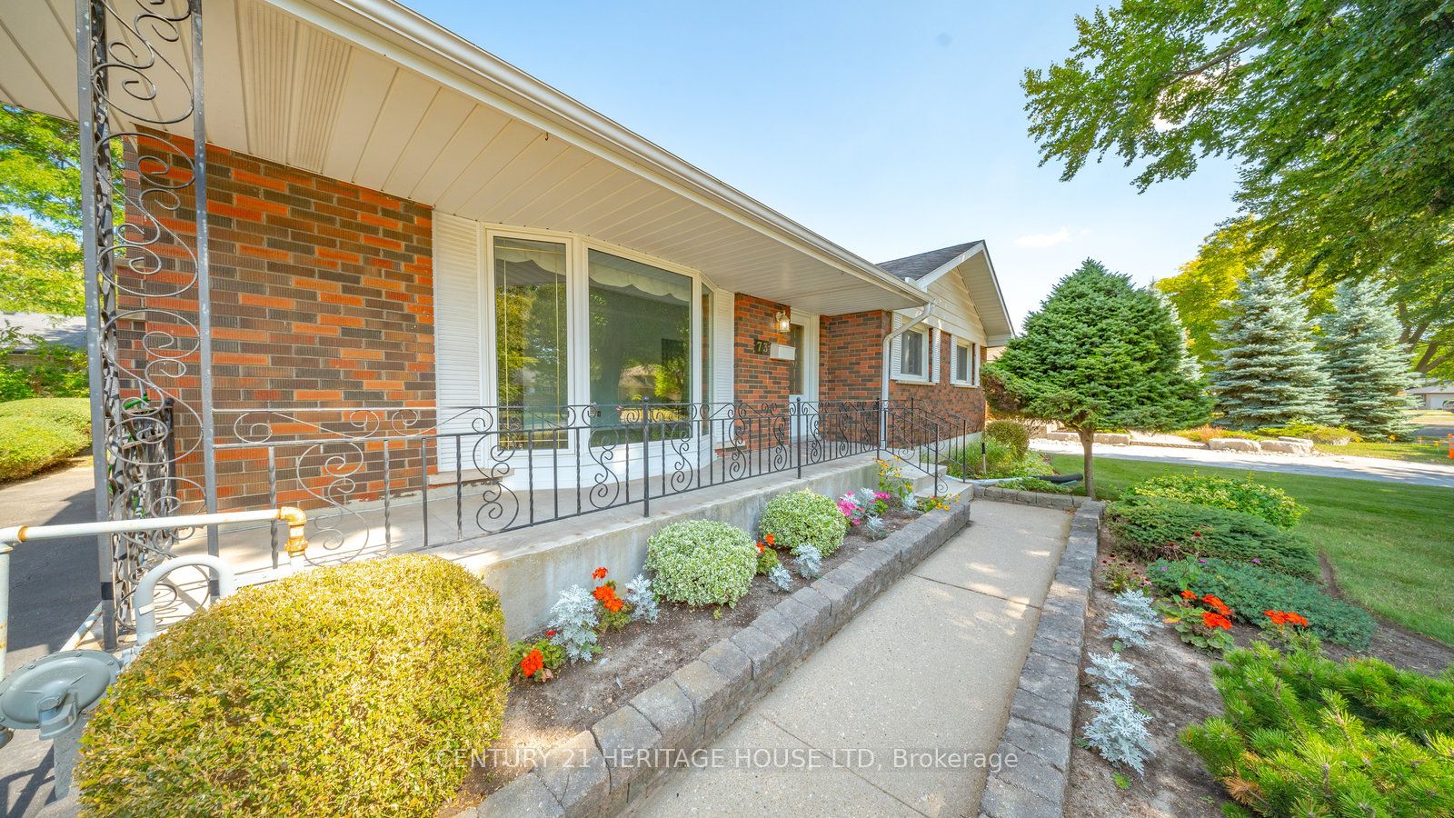 73 Pusey Boulevard Property Photo 4