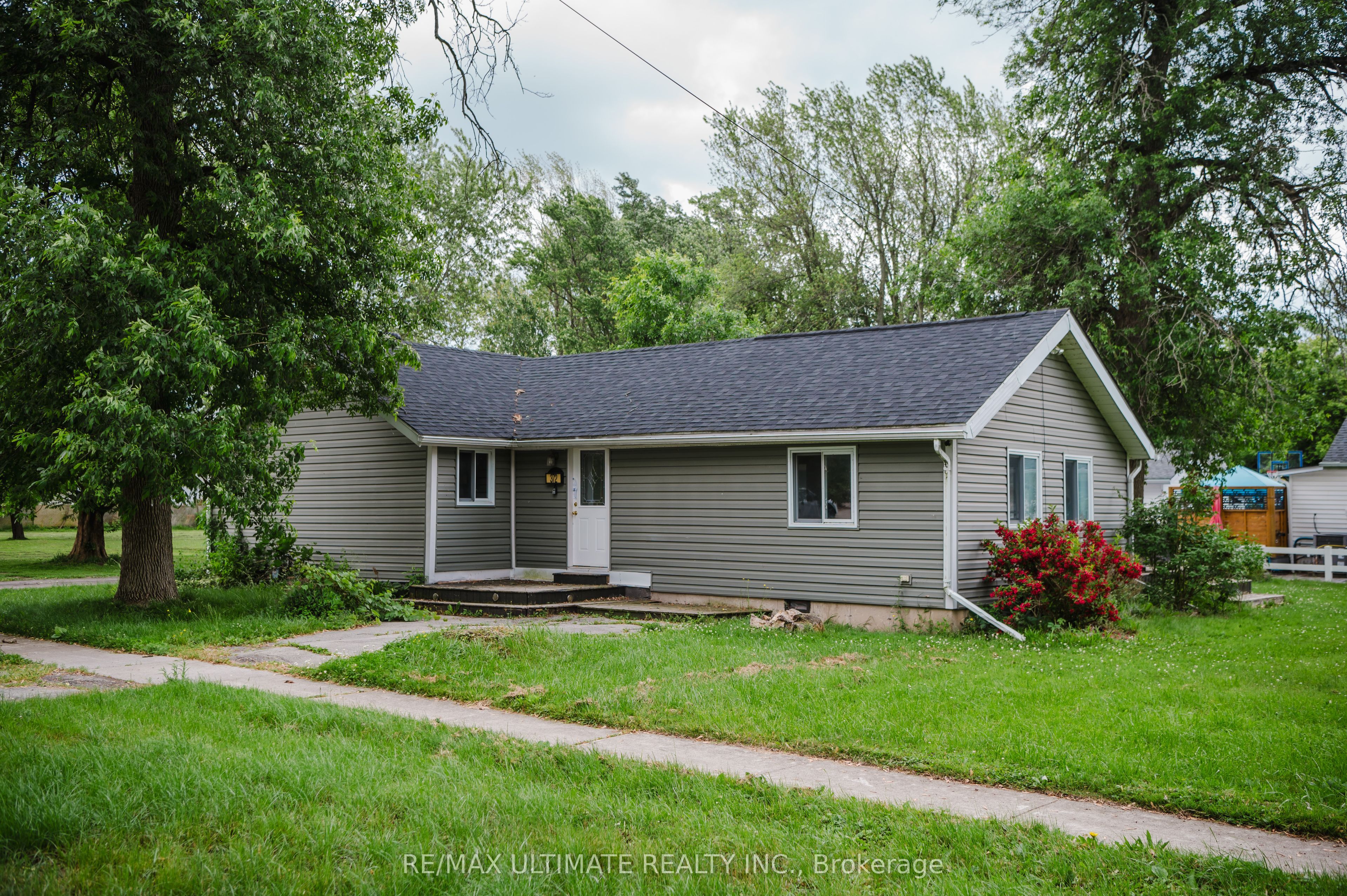 372 Helen Street Property Photo 1