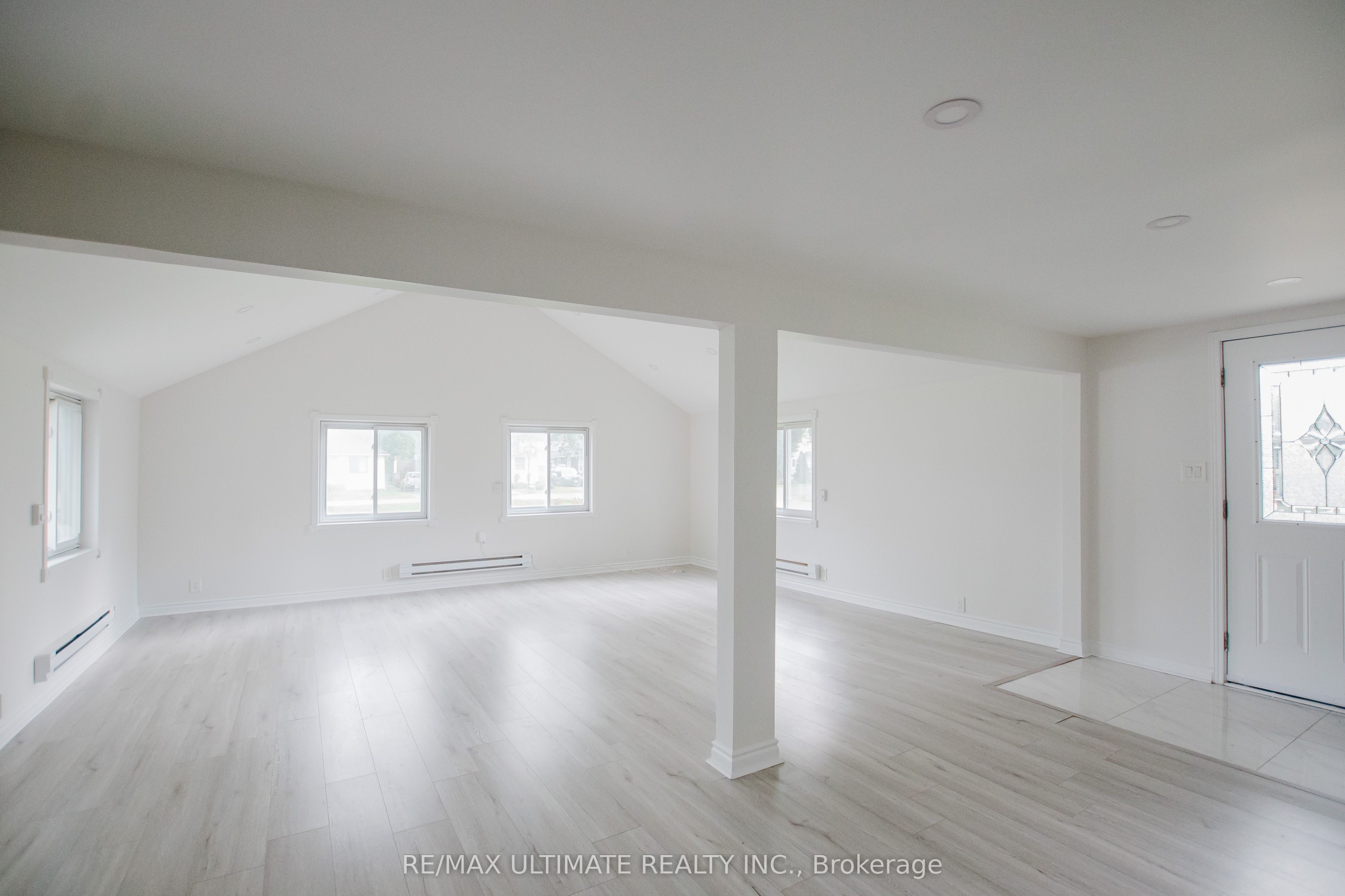 372 Helen Street Property Photo 4