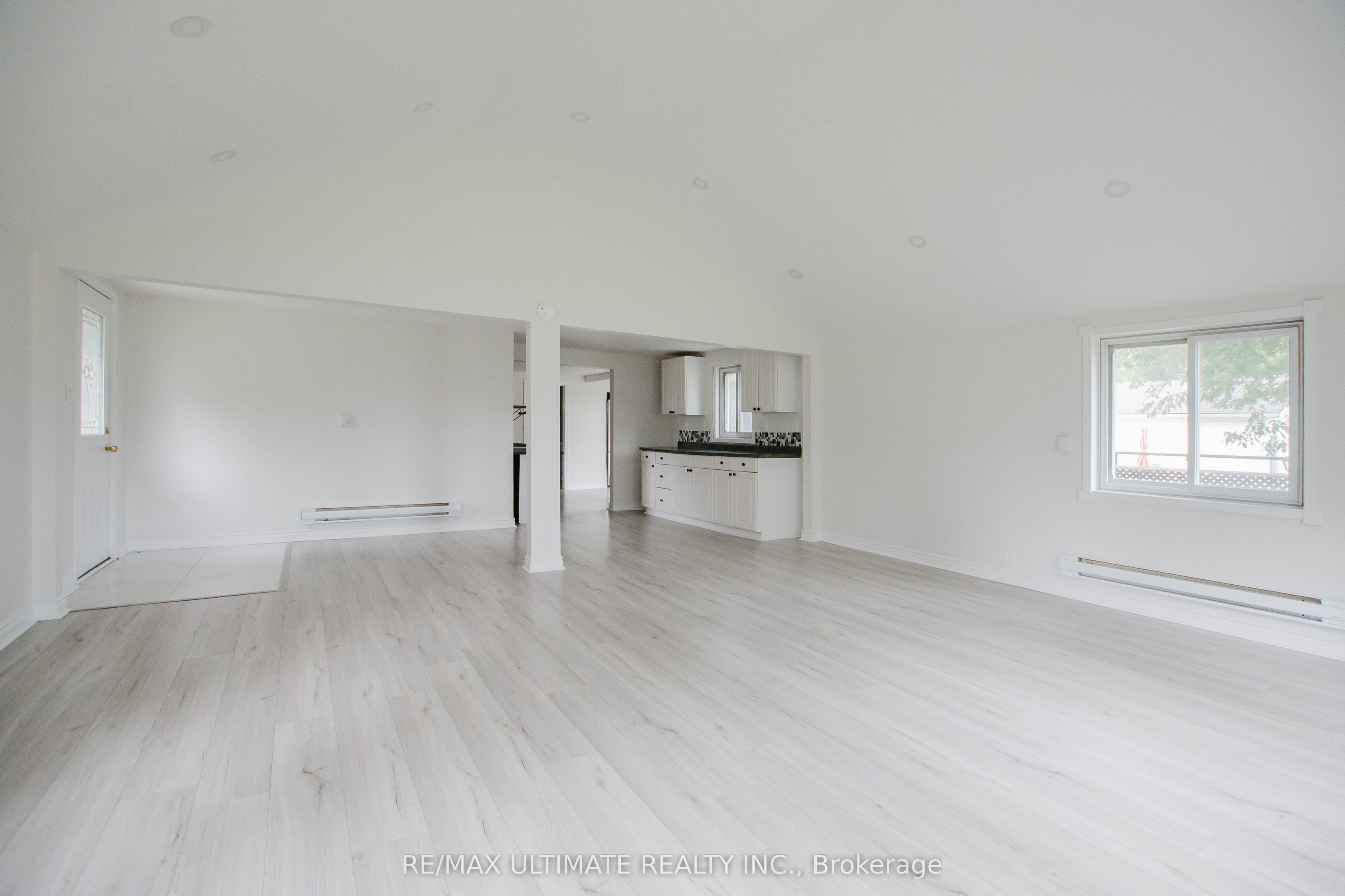 372 Helen Street Property Photo 7